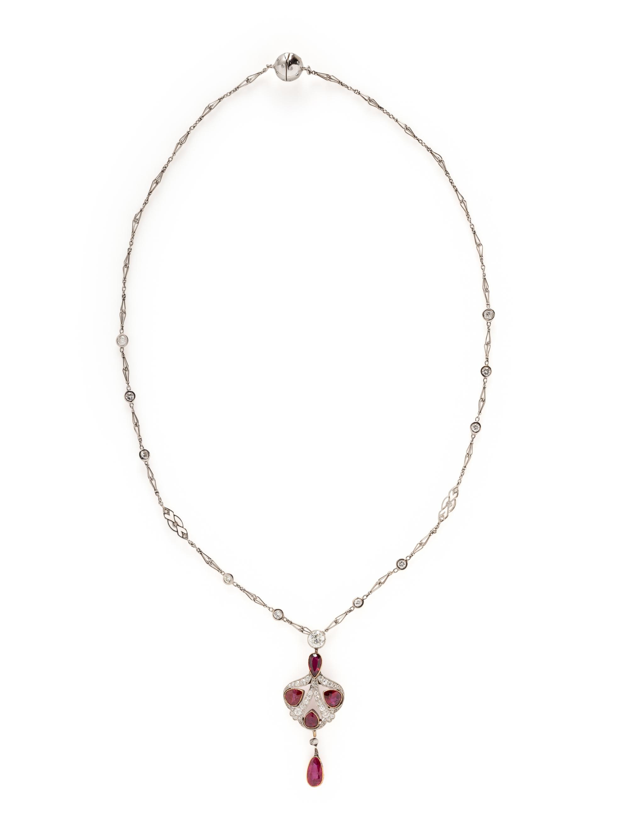 EDWARDIAN, BURMESE RUBY AND DIAMOND PENDANT NECKLACE
