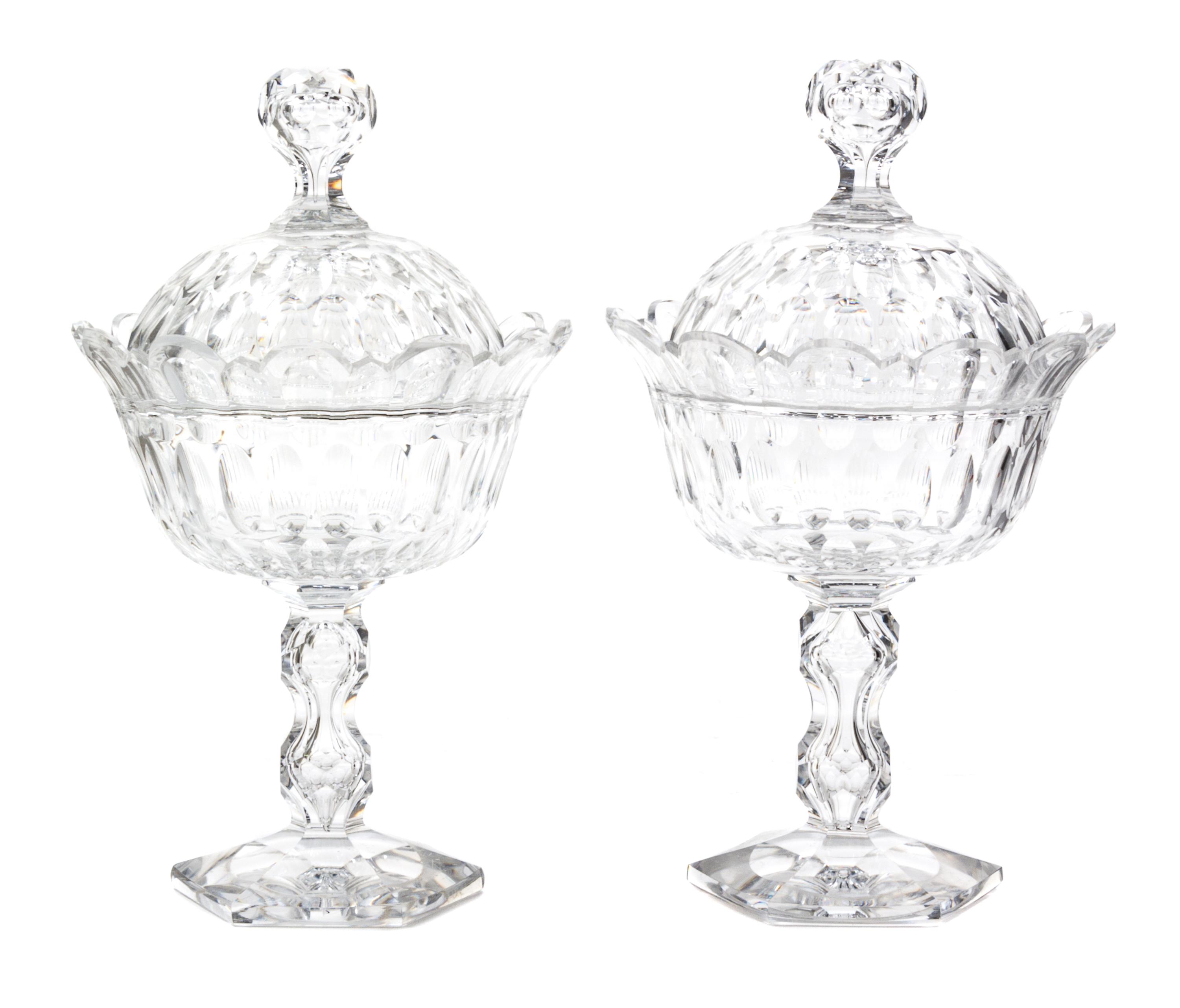 A Pair of English or Irish Cut Glass Urns and Covers Height 11 inches. — LATE 19TH/EARLY 20TH CENTURY