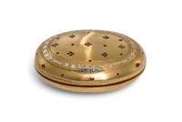 An English 18 Karat Yellow Gold Box, William Frederick Wright, London, 19th century, of oval form with a jeweled clasp and enameled qua