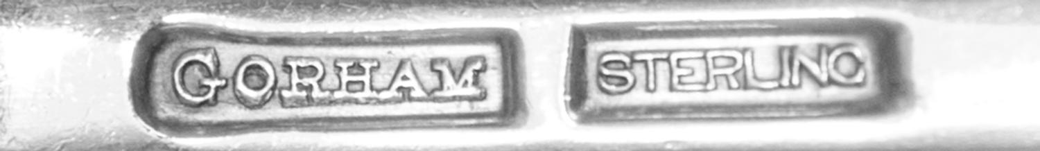An American Silver Flatware Service, Gorham Mfg. Co., Providence, RI, Kingstown pattern, comprising: 8 dinner knives 6 dinner forks 8 s