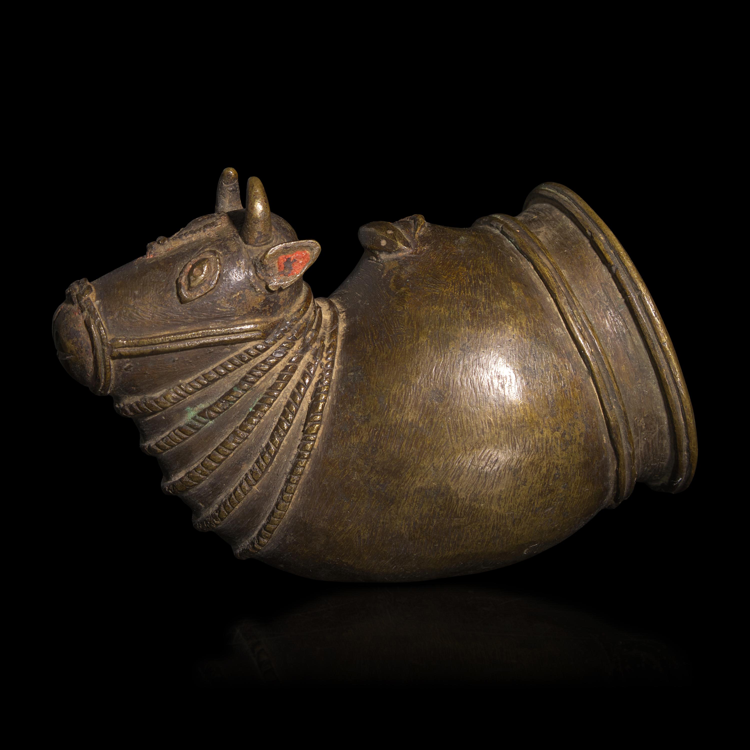 An Indian Bronze Nandi-Form Palanquin Finial, 19th/Early 20th century — 十九-二十世紀初 印度銅鑄神牛南迪轎頂飾
