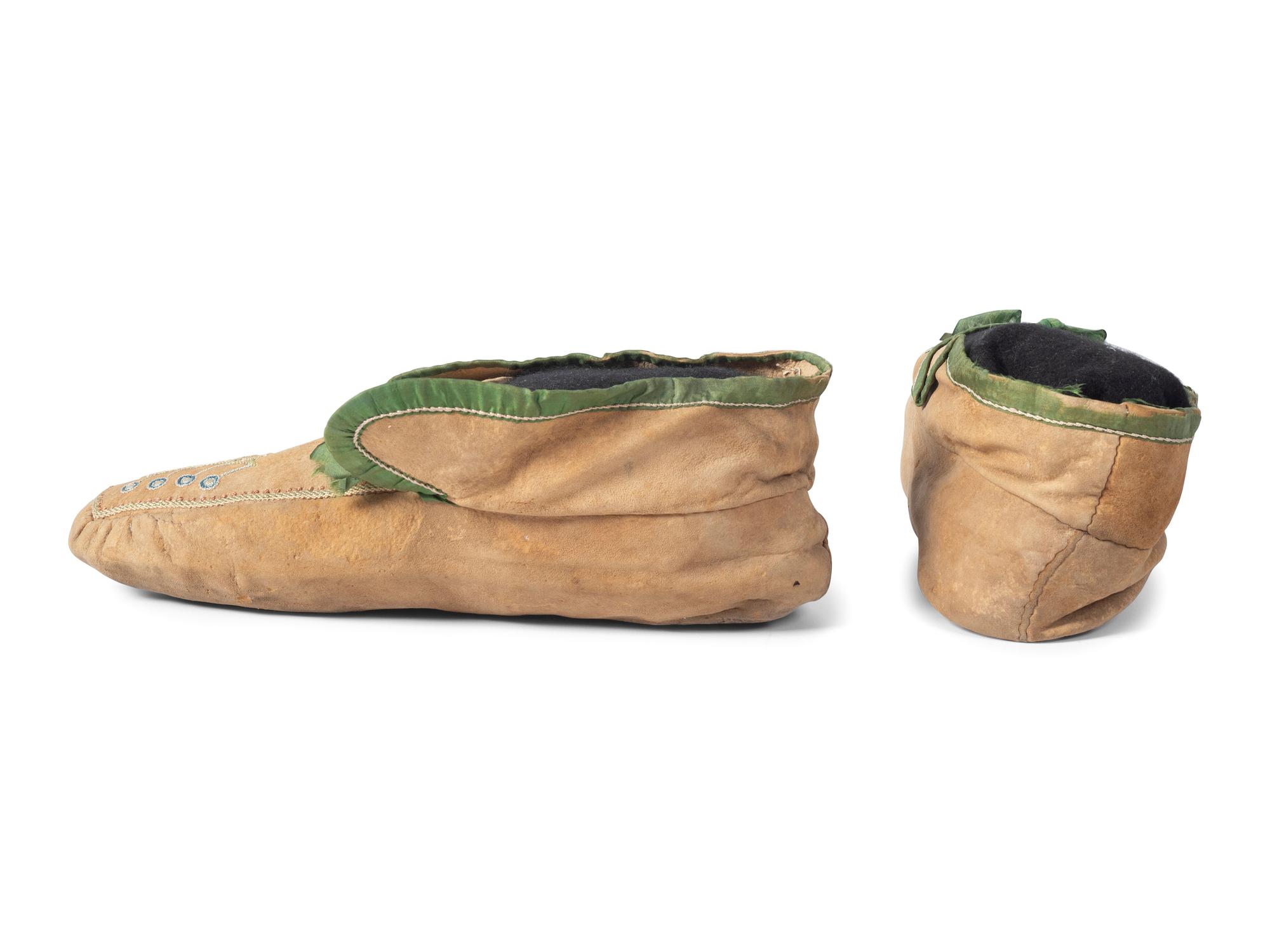 Huron Silk Embroidered Hide Moccasins