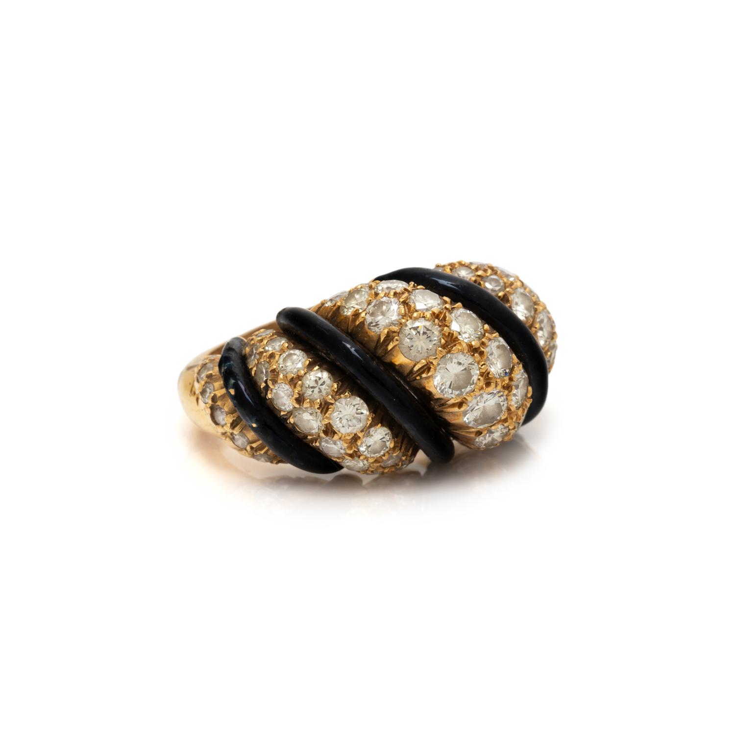 DIAMOND AND ENAMEL BOMBÉ RING