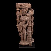 An Indian Sandstone Sculpture, Rajasthan or Madhya Pradesh, Mid 12th Century — 十二世紀中葉 印度拉贾斯坦邦或中央邦 砂岩女神像