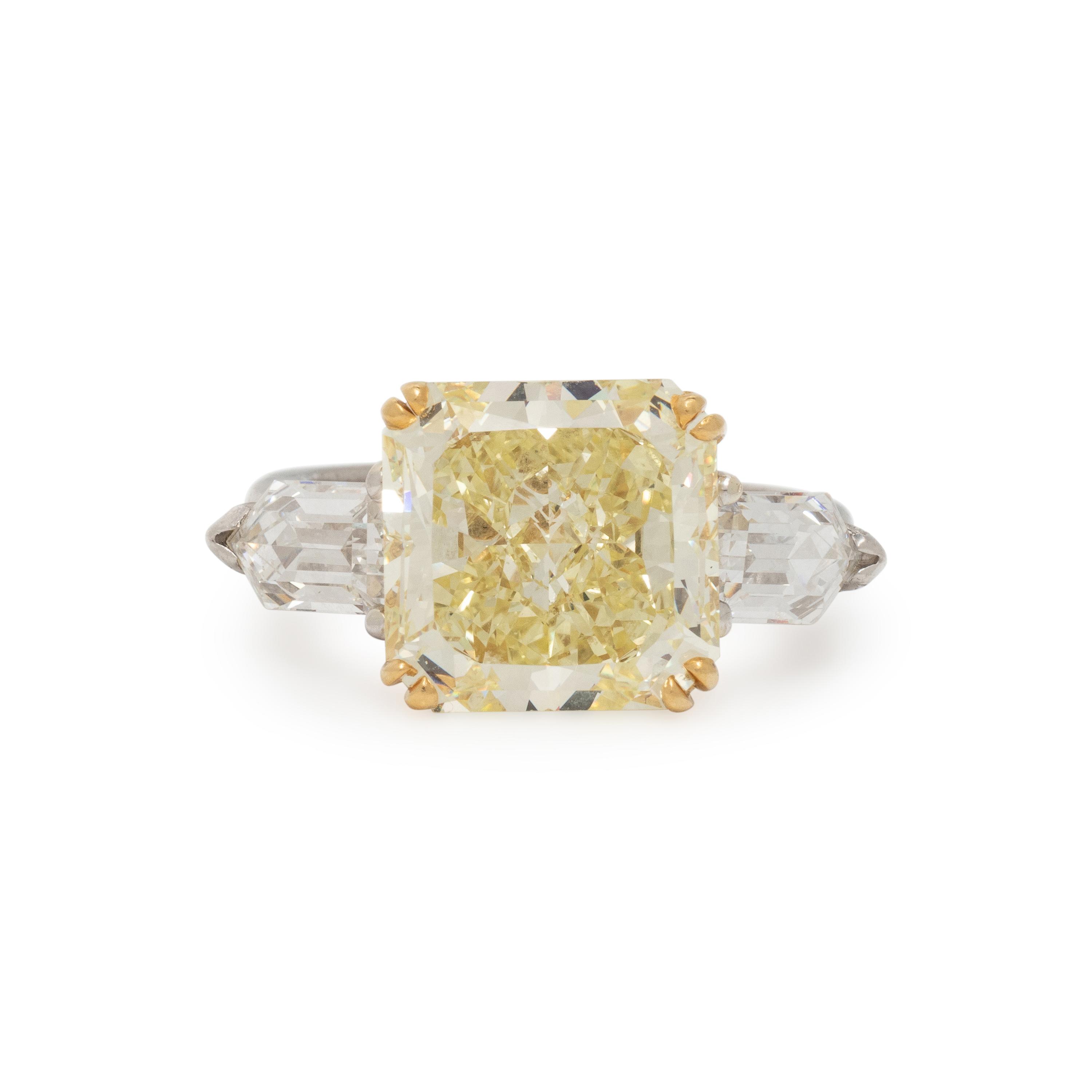 FANCY YELLOW DIAMOND RING
