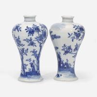 A pair of Chinese blue and white porcelain baluster vases 青花观音瓶一对 Late Qing to Republic period ?????