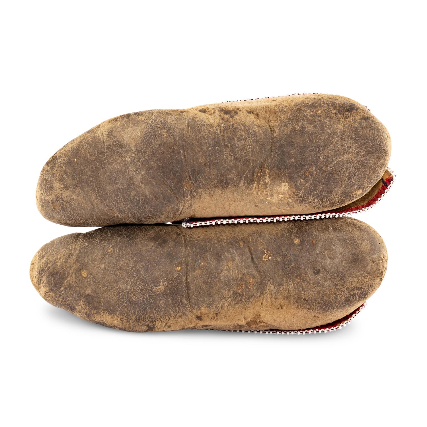 Delaware Beaded Hide Moccasins