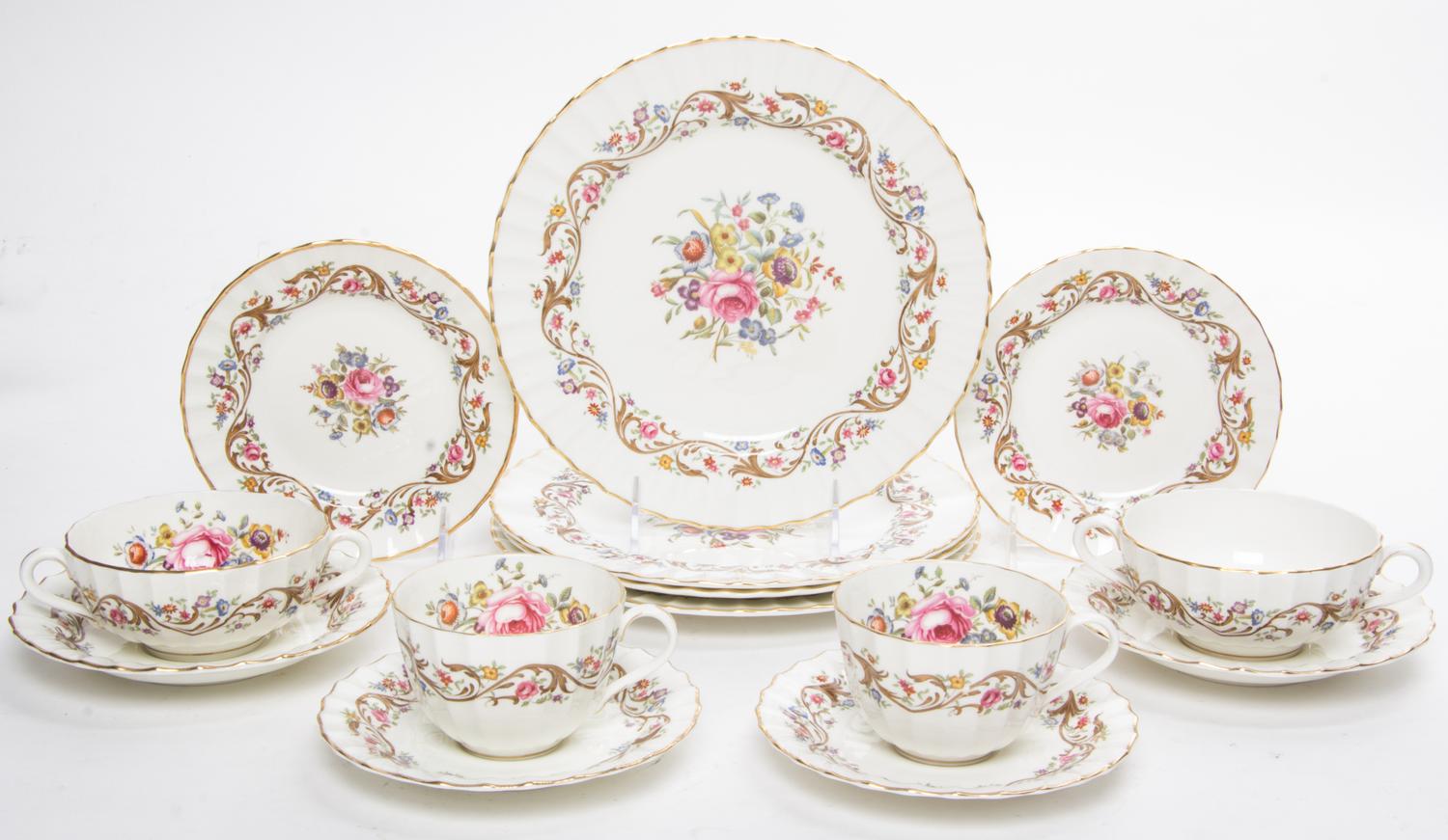 A Royal Worcester Partial Luncheon Service Diameter of luncheon plate 9 inches. — 20TH CENTURY