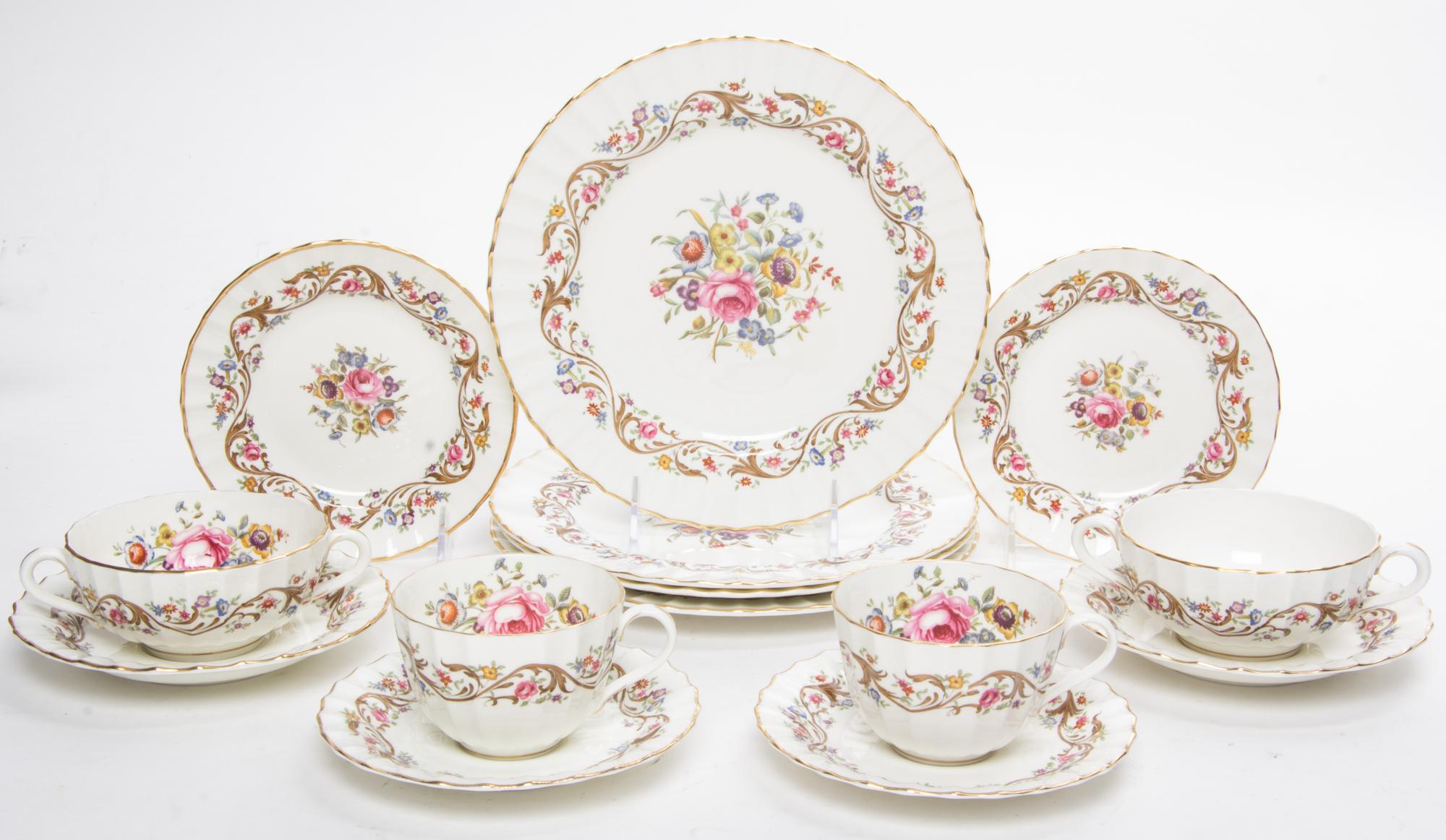 A Royal Worcester Partial Luncheon Service Diameter of luncheon plate 9 inches. — 20TH CENTURY