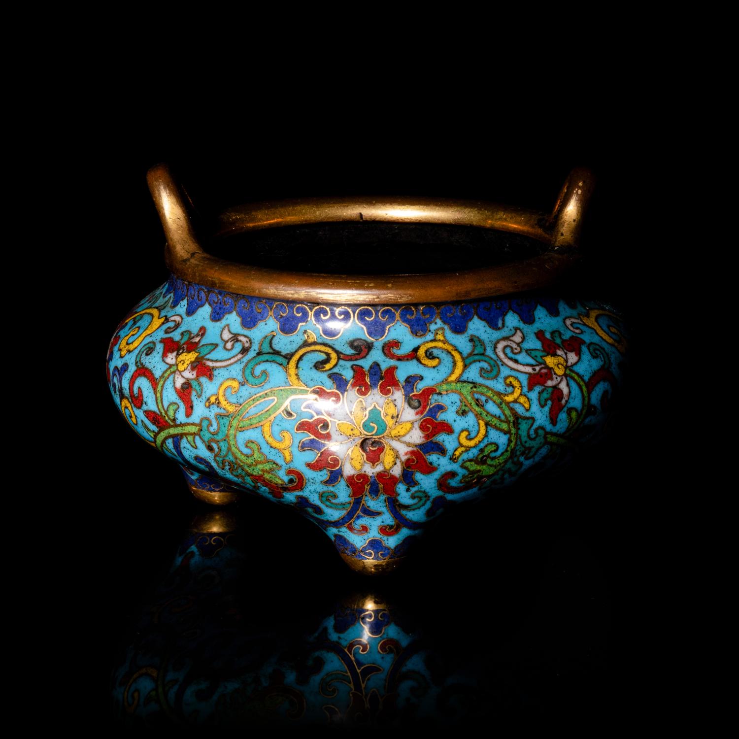 A Chinese Cloisonné Enamel Incense Burner, Qianlong Period Mark and Period 清乾隆 銅胎掐絲琺瑯纏枝蓮三足爐 ’乾隆年製·千‘款