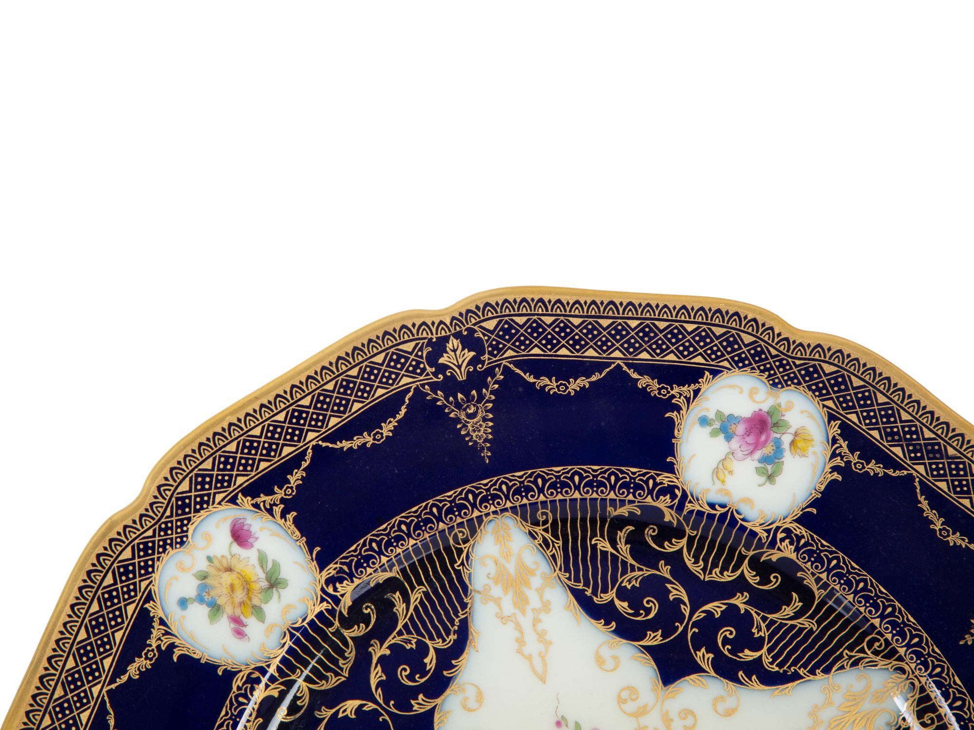 A Set of Twelve Parcel-Gilt and Painted Bavarian Cabinet Plates — EARLY 20TH CENTURY