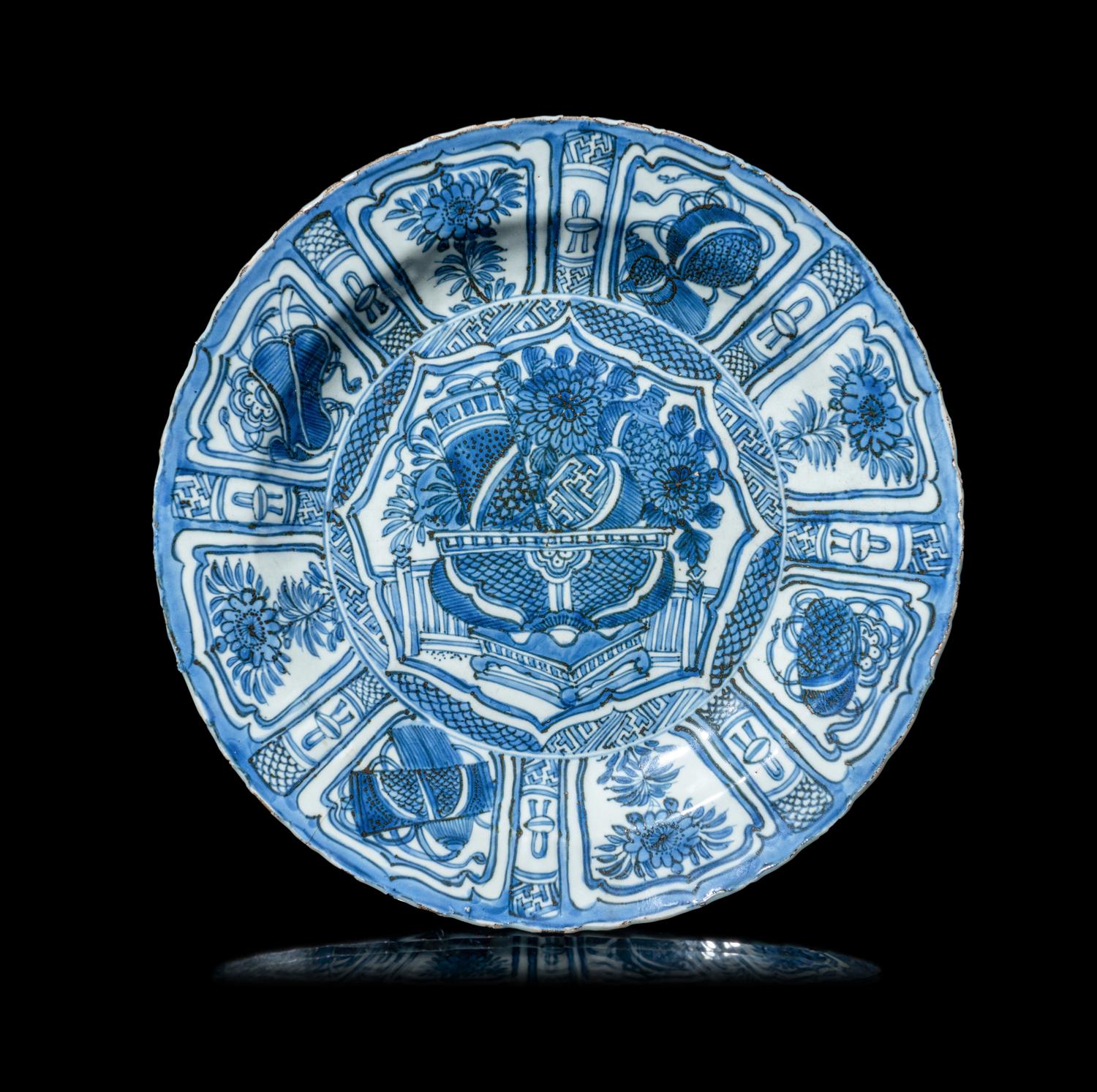 A Chinese Export 'Kraak' Blue and White Porcelain Plate