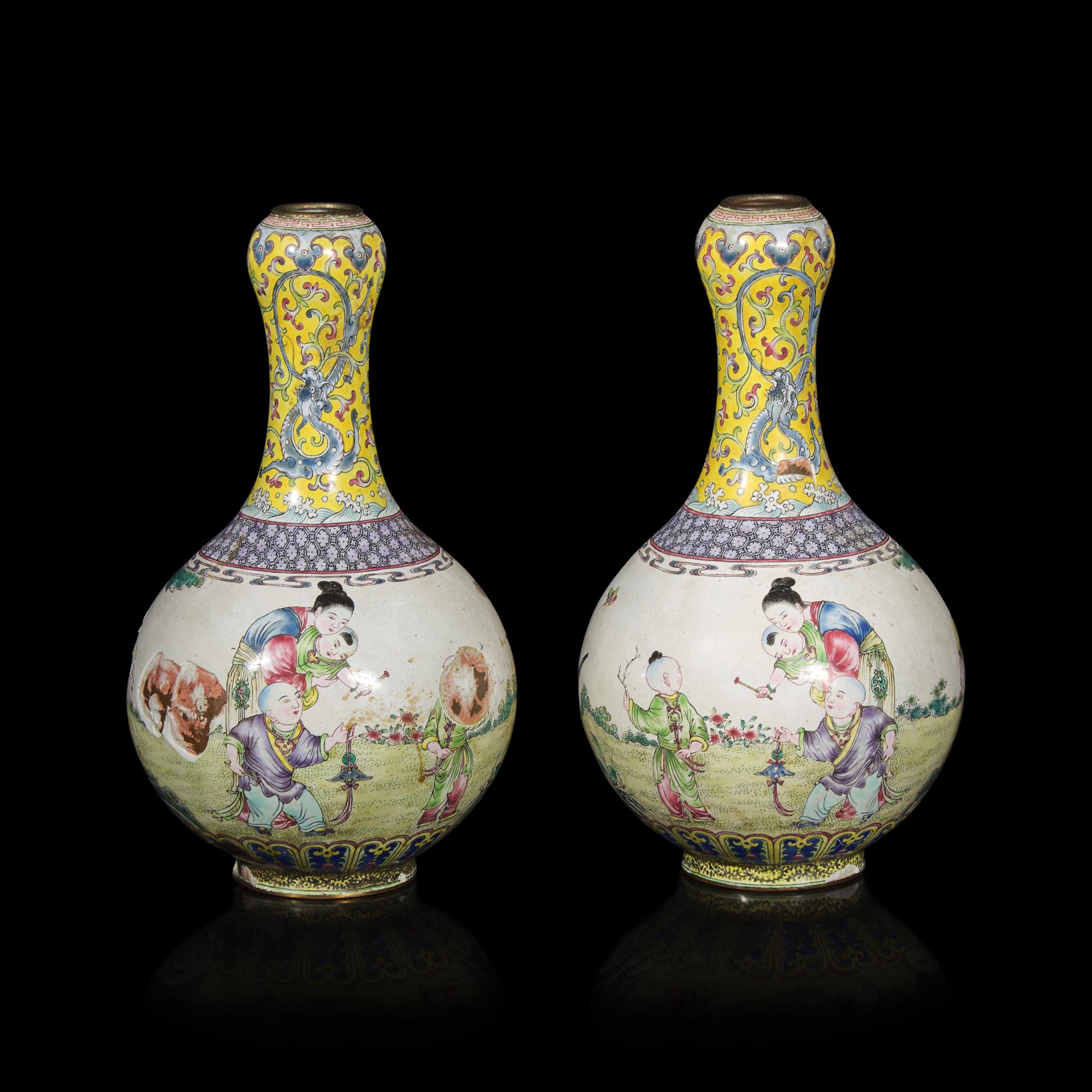 A pair of Chinese Canton Enamel Garlic--Head Vases, Republic Period 民國 廣式銅胎畫琺琅人物圖蒜頭瓶一對