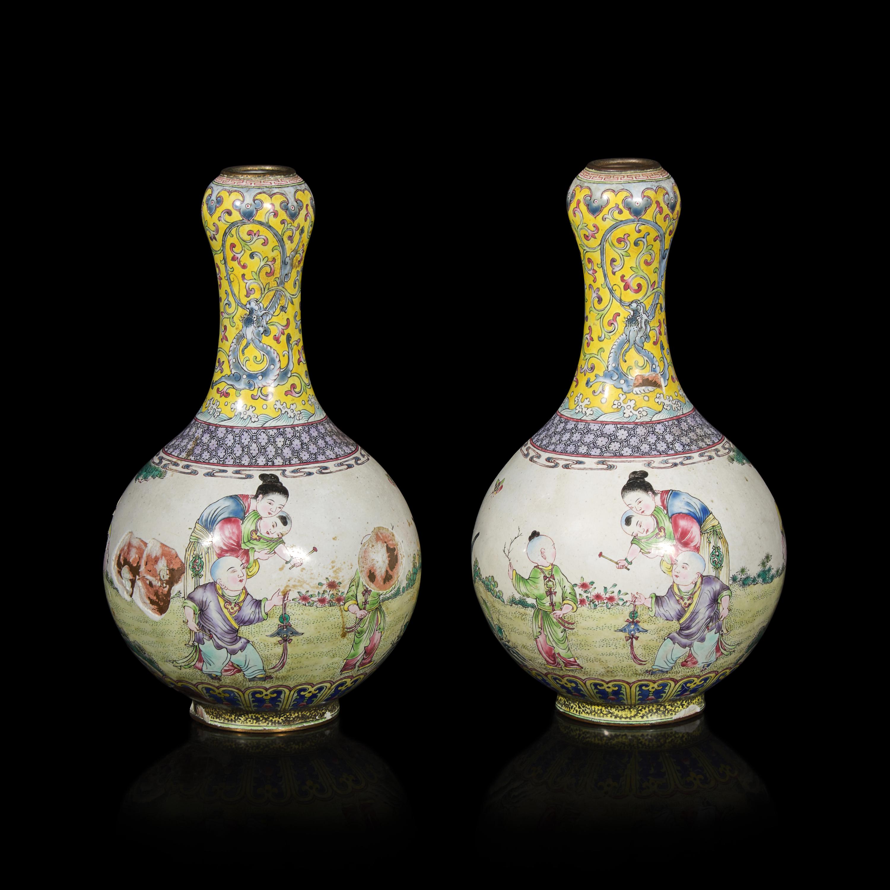 A pair of Chinese Canton Enamel Garlic--Head Vases, Republic Period 民國 廣式銅胎畫琺琅人物圖蒜頭瓶一對