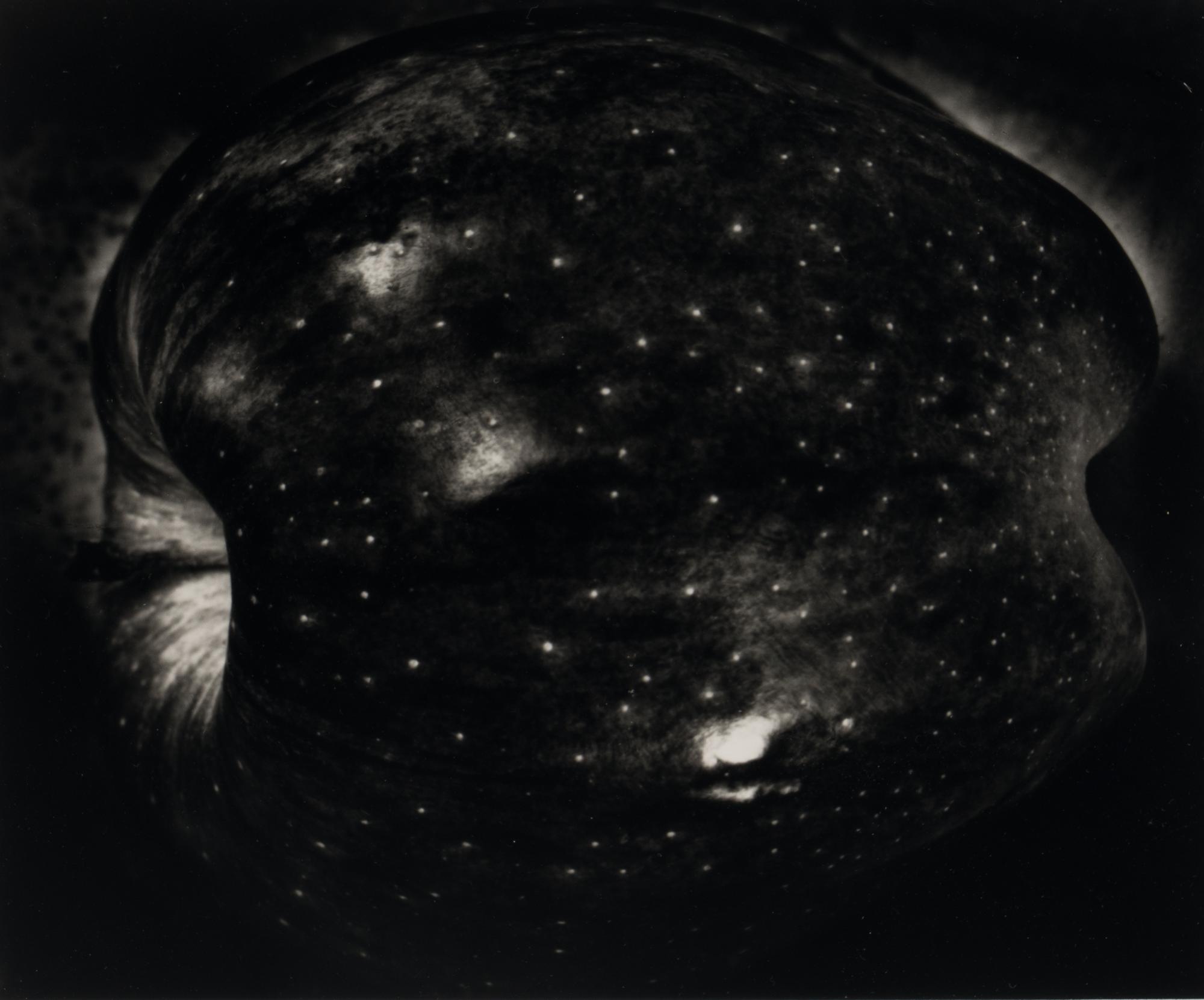 Galaxy Apple, New York, 1962