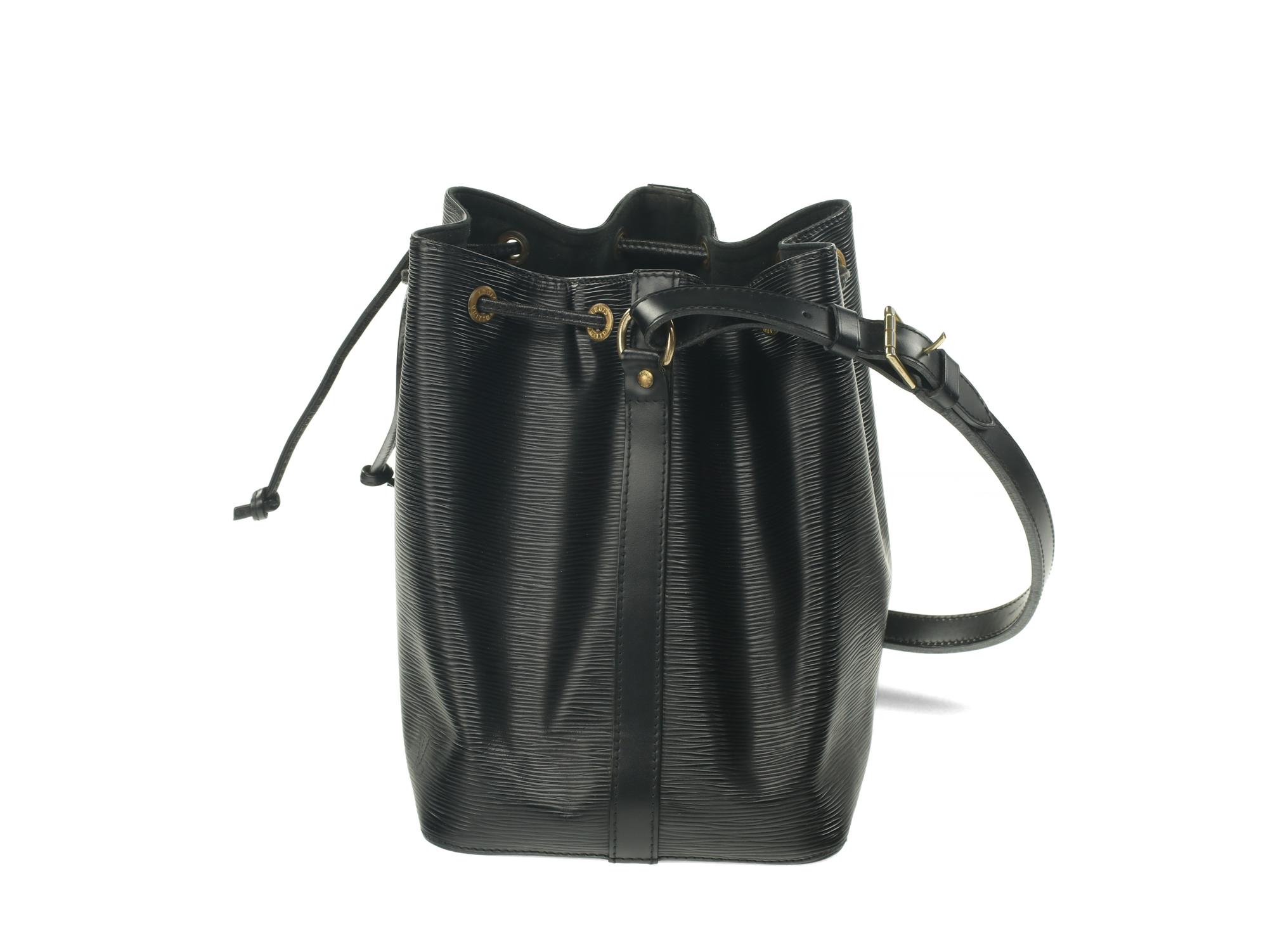 Louis Vuitton Noé Bag in Black Epi Leather