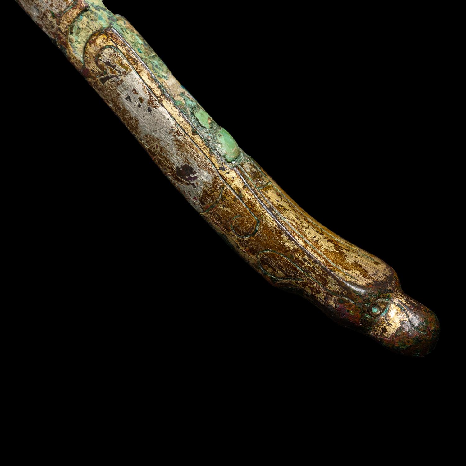 A Chinese Gilt, Silvered and Turquoise Inlaid 'Rabbit' Gold Belt Hook, Warring States Period 戰國 鎏金銅錯銀嵌松石雙獸首奔兔帶鉤