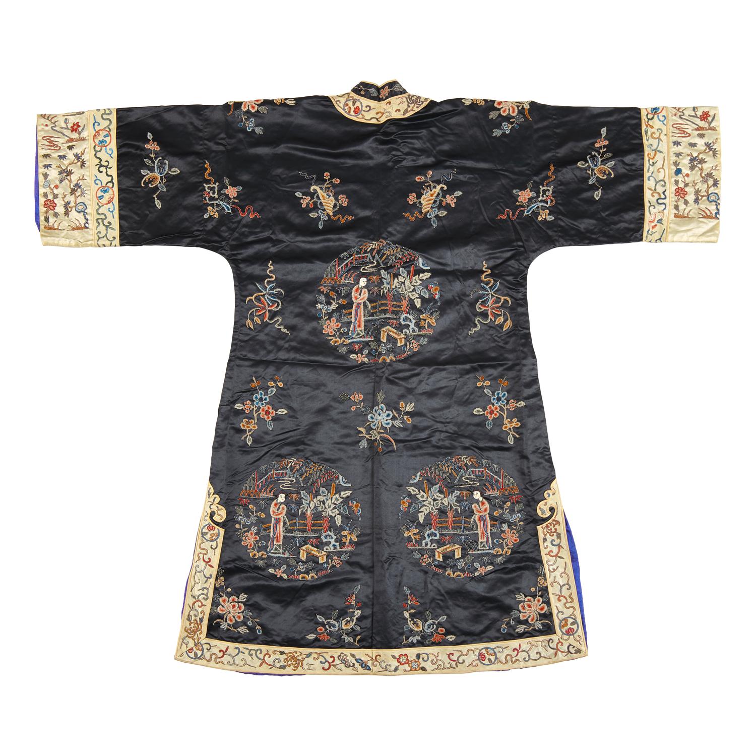 Two Chinese Embroidered Silk Robes, 20th century — 近代 絲織綢緞長袍兩件