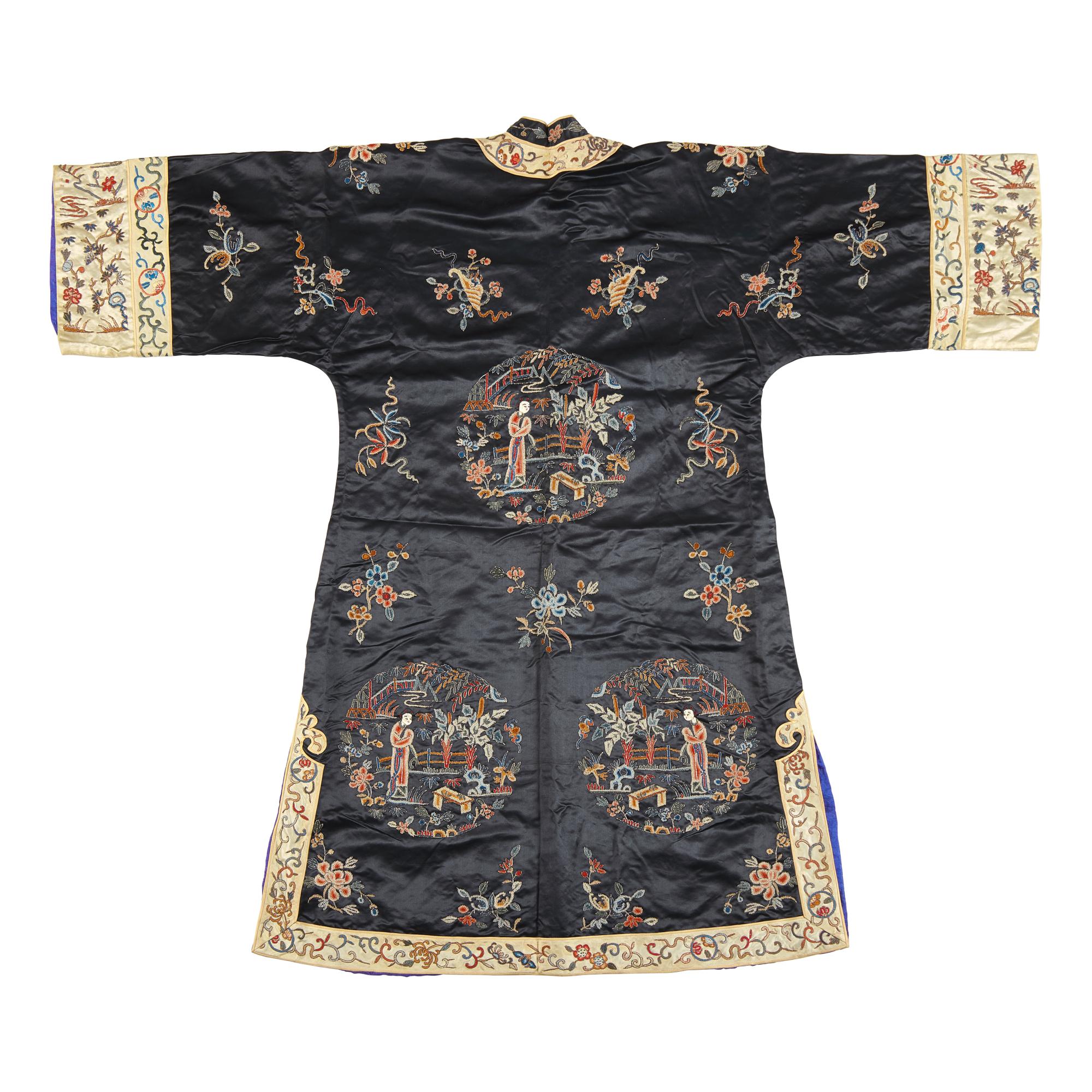 Two Chinese Embroidered Silk Robes, 20th century — 近代 絲織綢緞長袍兩件