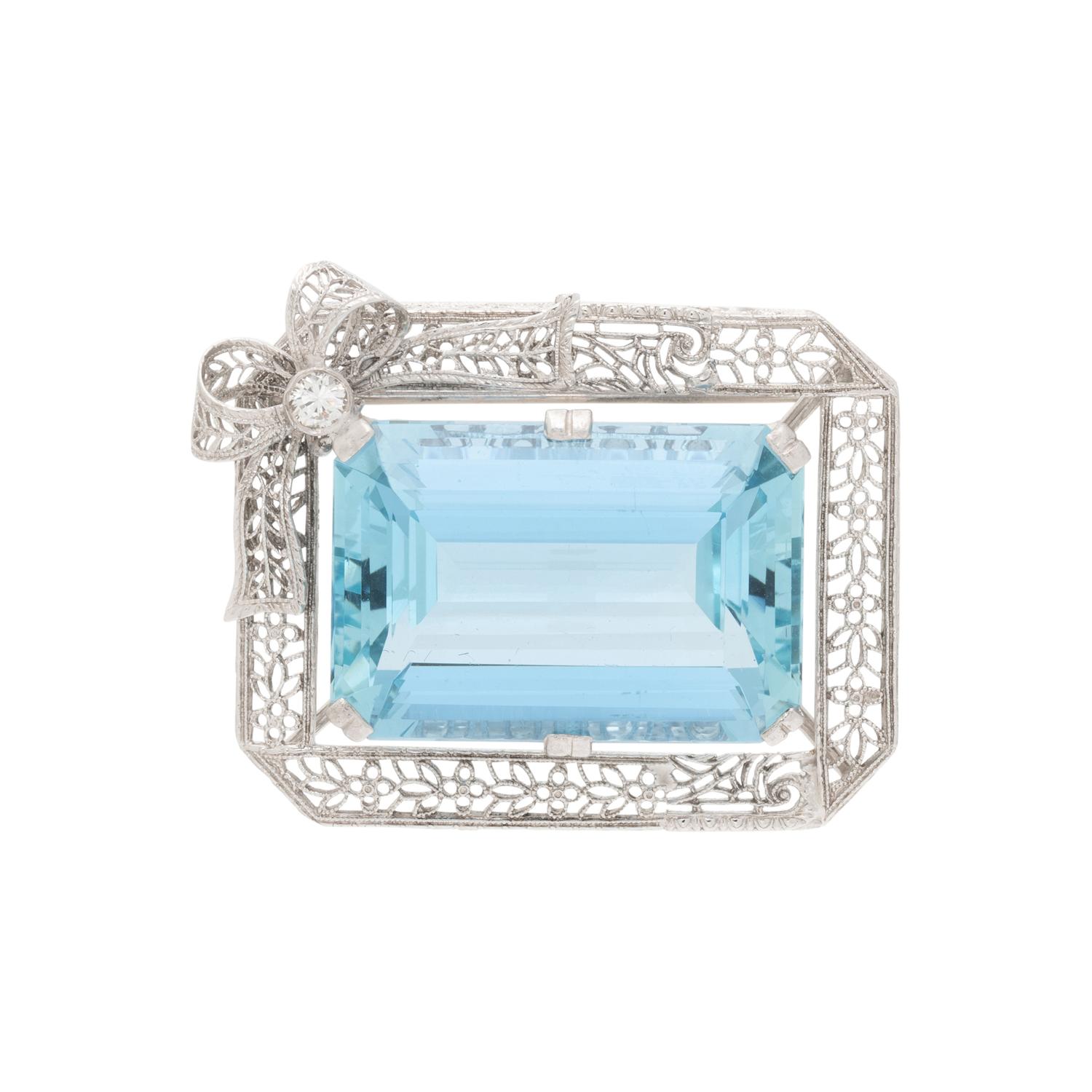 WHITE GOLD, AQUAMARINE, AND DIAMOND BROOCH
