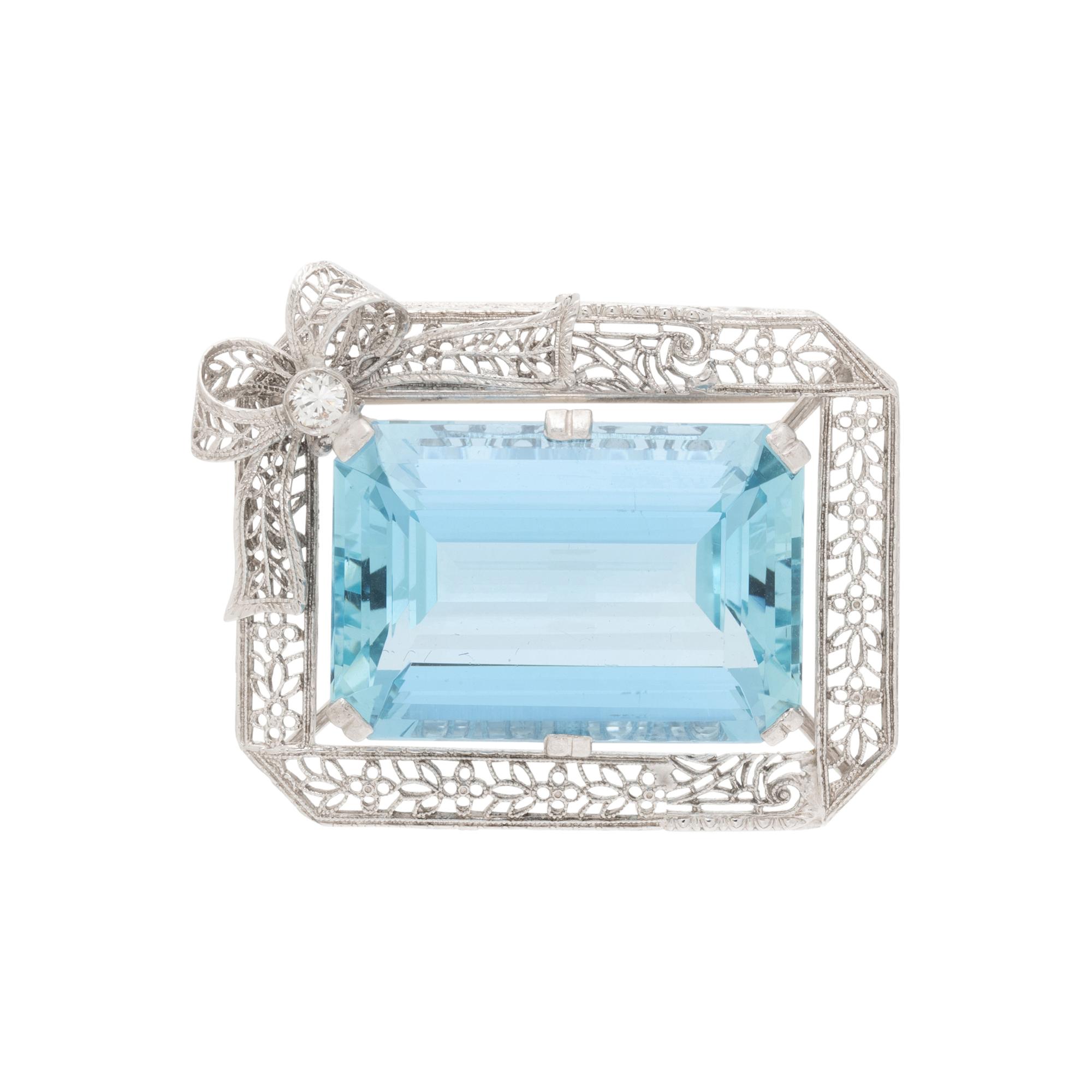 WHITE GOLD, AQUAMARINE, AND DIAMOND BROOCH