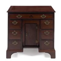 A George III Mahogany Kneehole Desk Height 31 1/4 x width 32 x depth 19 1/4 inches. — 18TH/19TH CENTURY