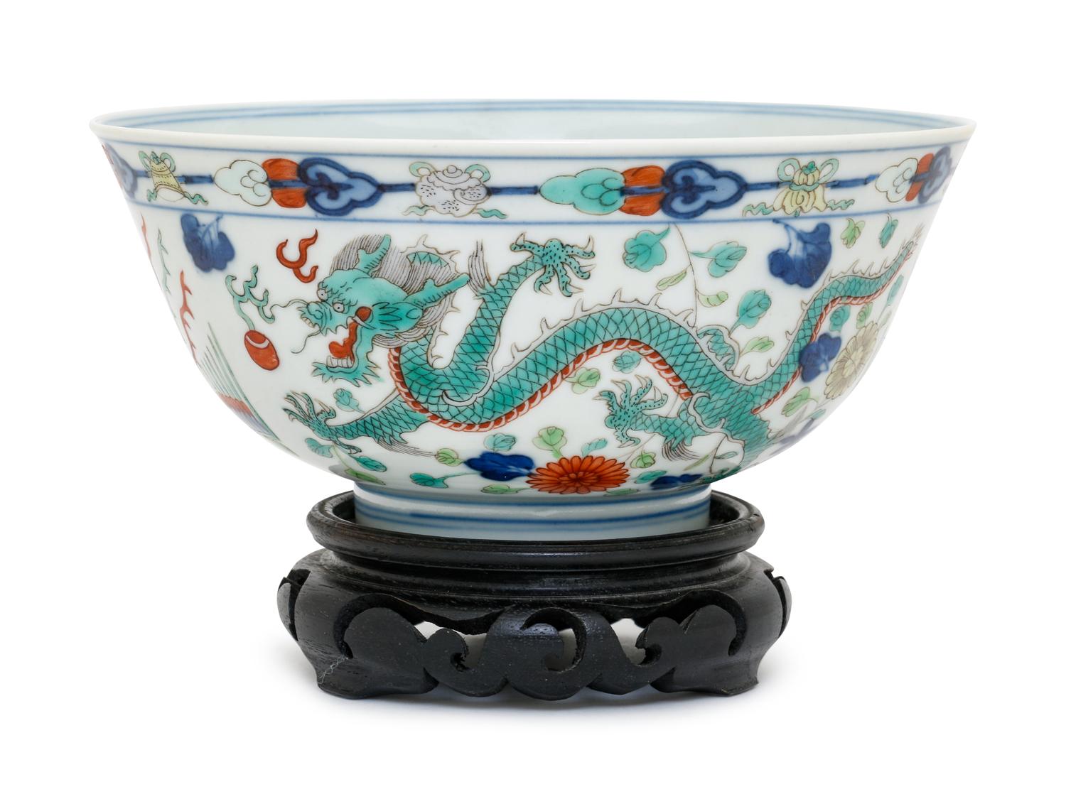 A Wucai 'Dragon and Phoenix' Porcelain Bowl