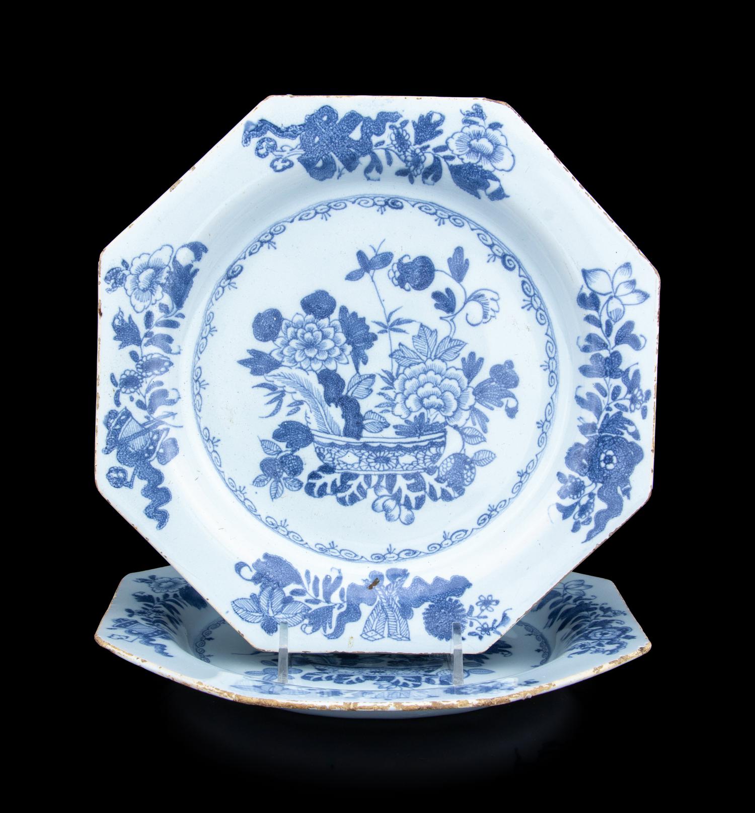 A Pair of Chinese Export Blue and White Porcelain Plates