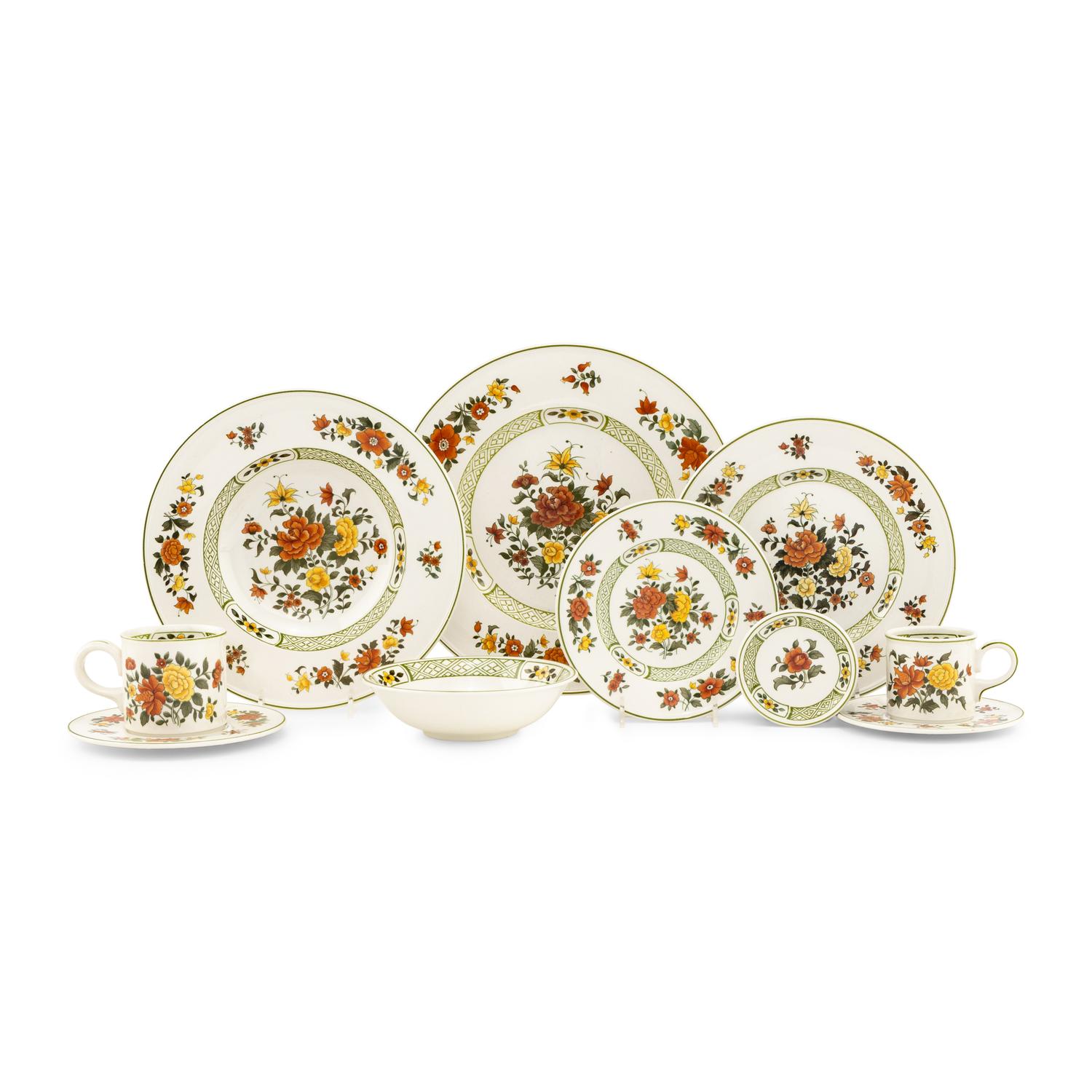 A Villeroy and Boch Porcelain Dinner Service