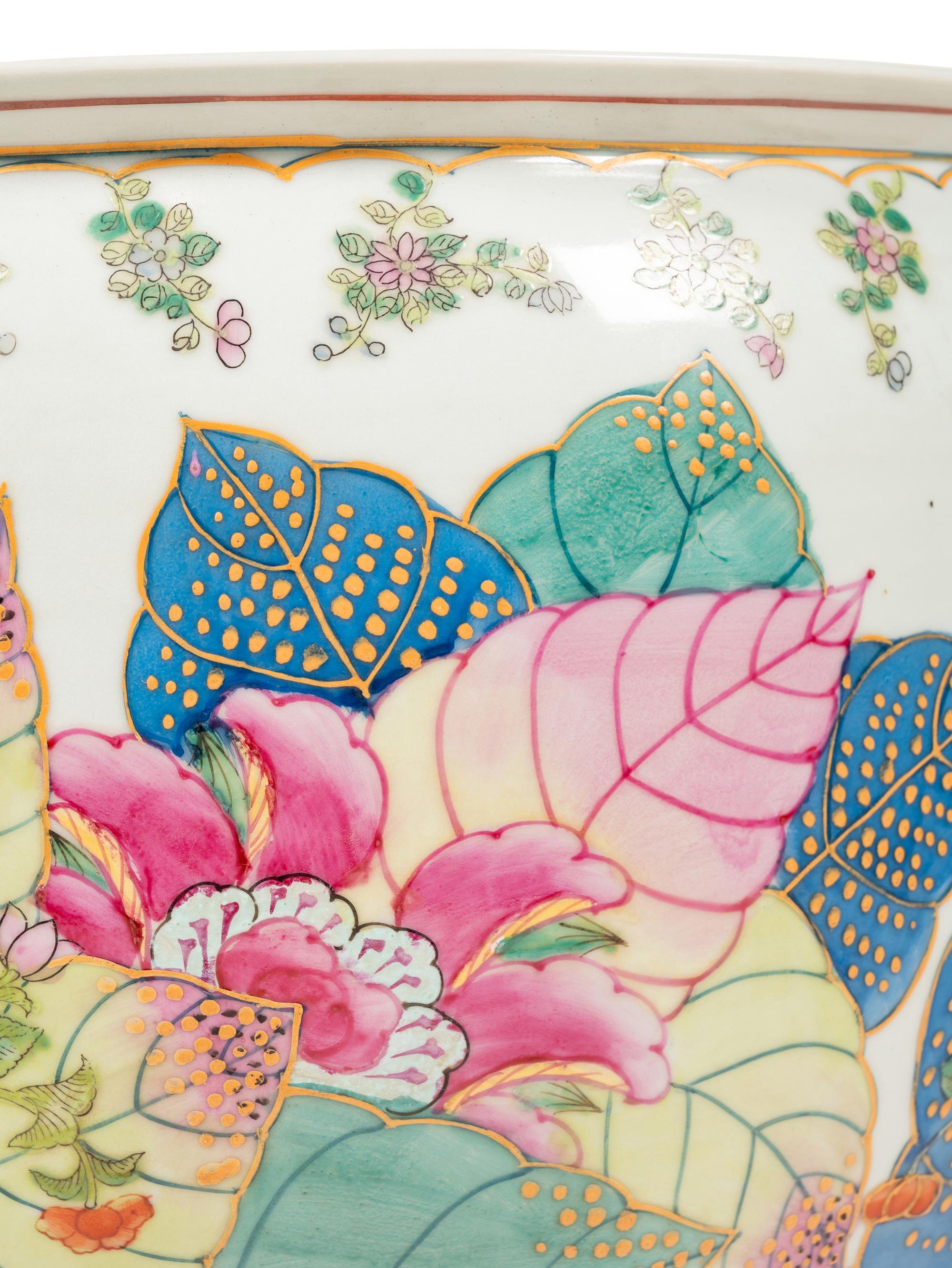 A Chinese Export Porcelain "Tobacco Leaf" Jardinière