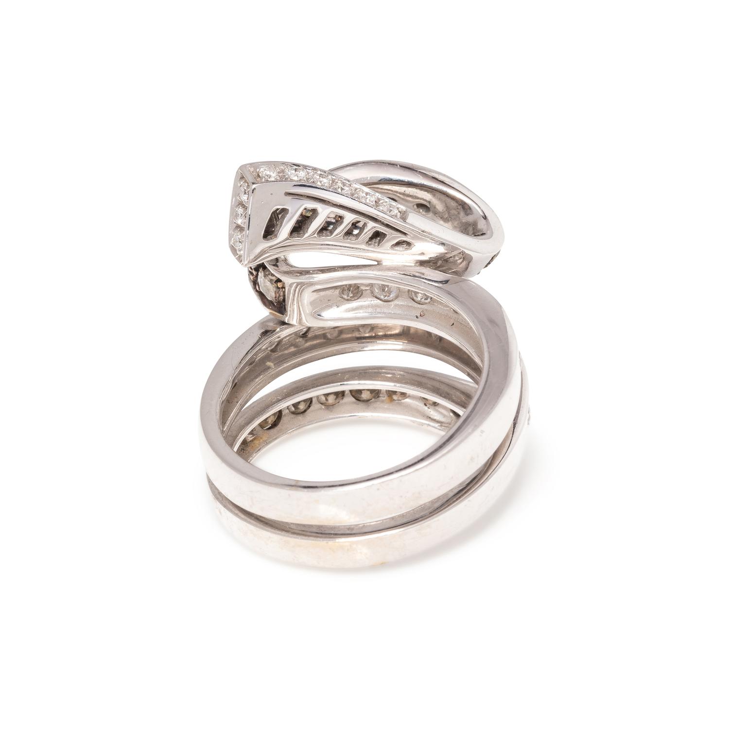 DIAMOND AND COLORED DIAMOND RING