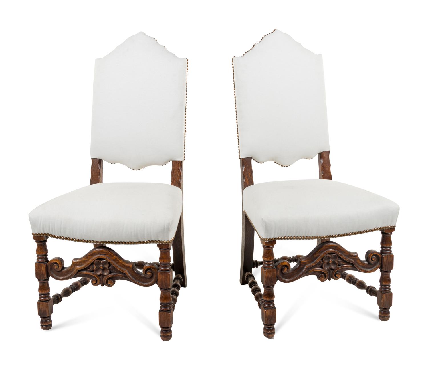 A Pair of William & Mary Style Oak Side Chairs — 20th CENTURY
