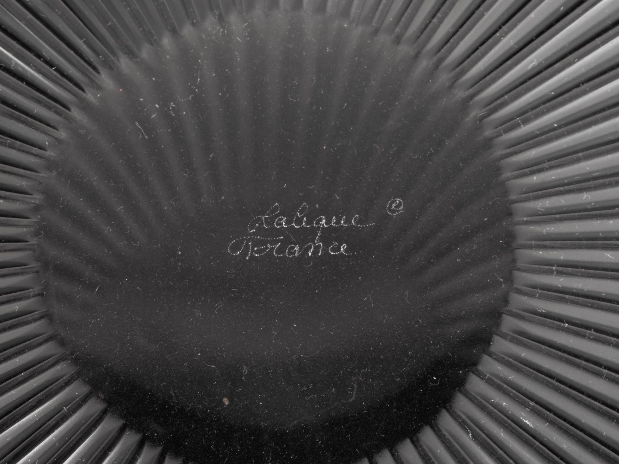 A Lalique Marguerites Bowl