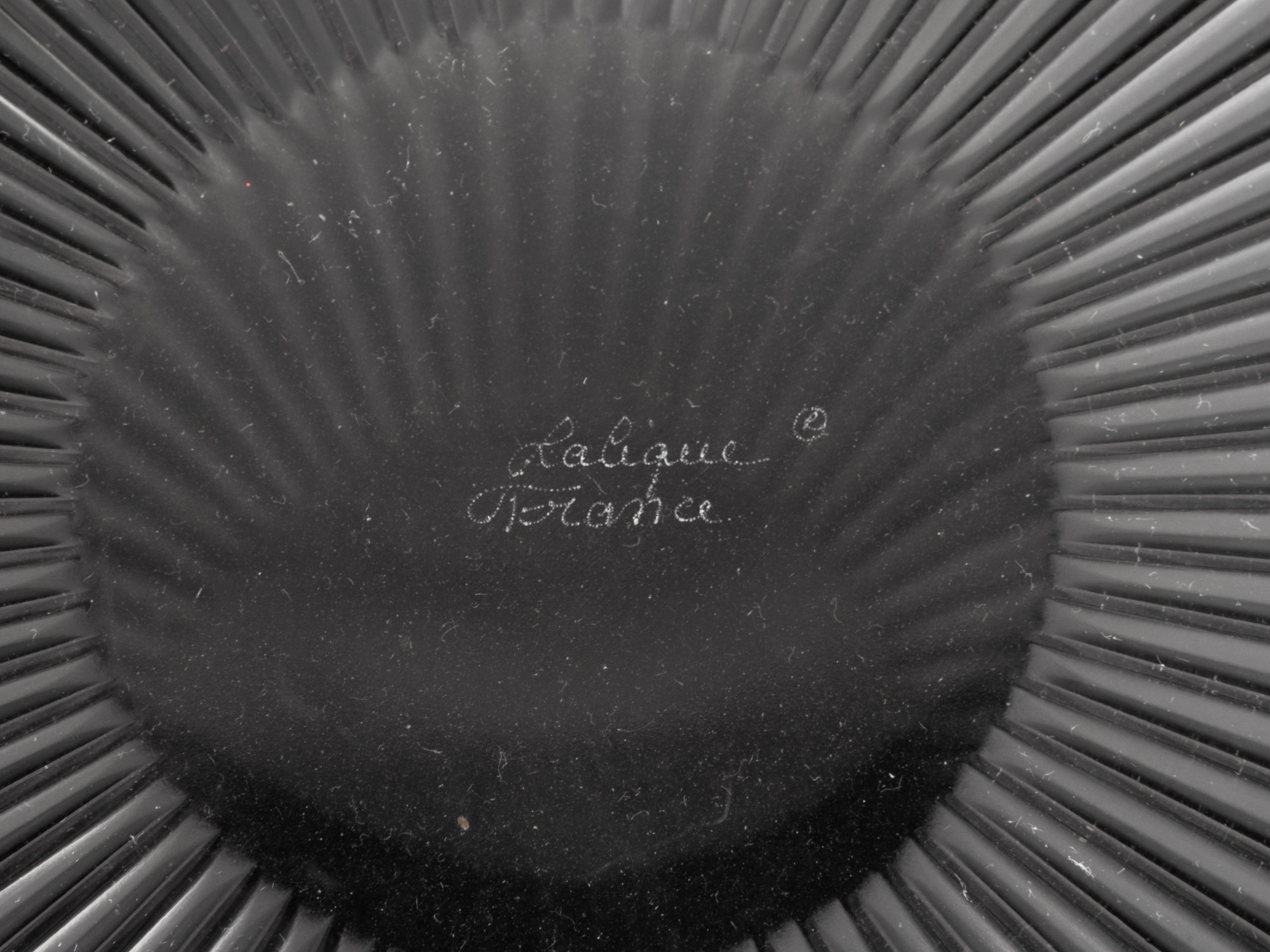 A Lalique Marguerites Bowl