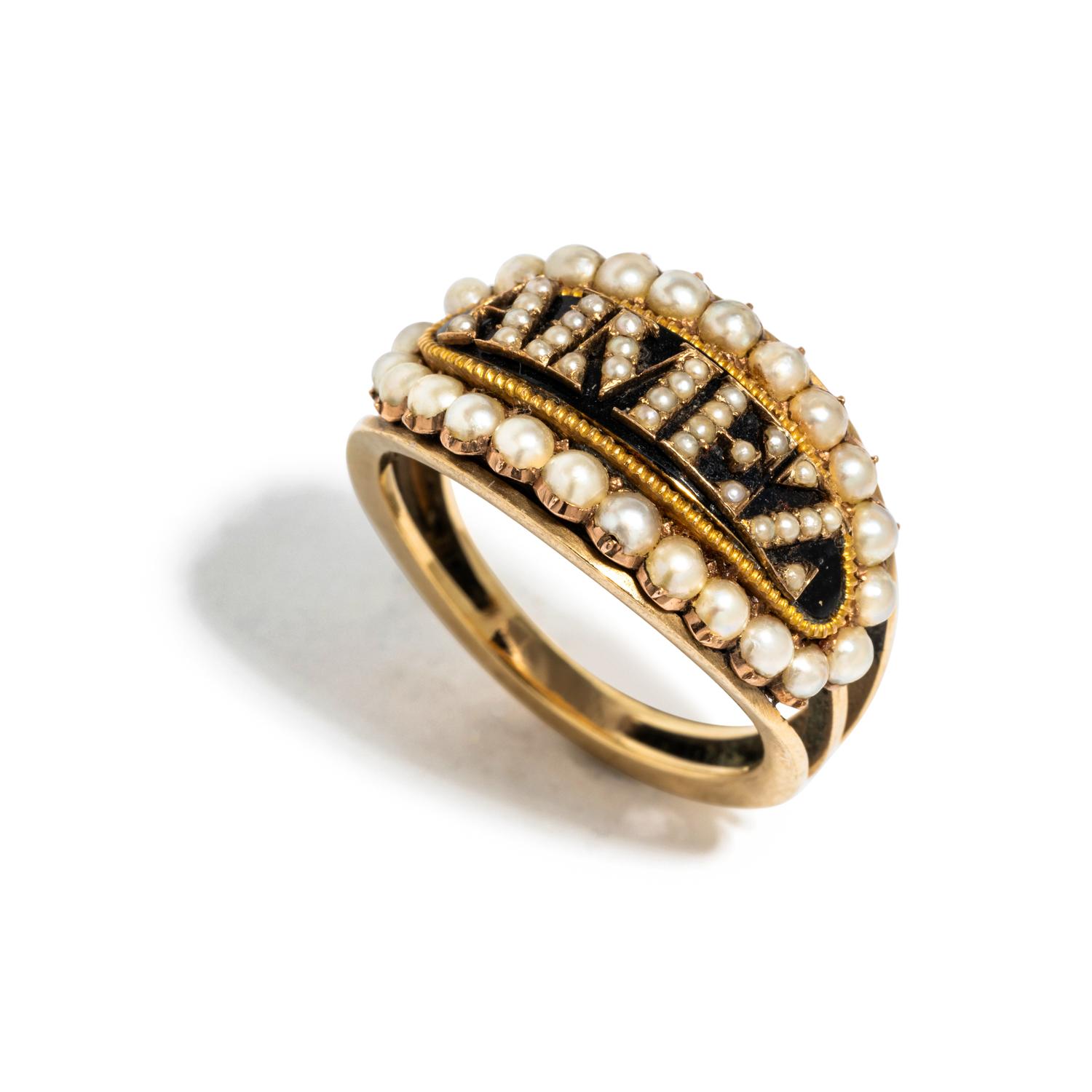 VICTORIAN, 'AIMEZ' ONYX AND SEED PEARL RING