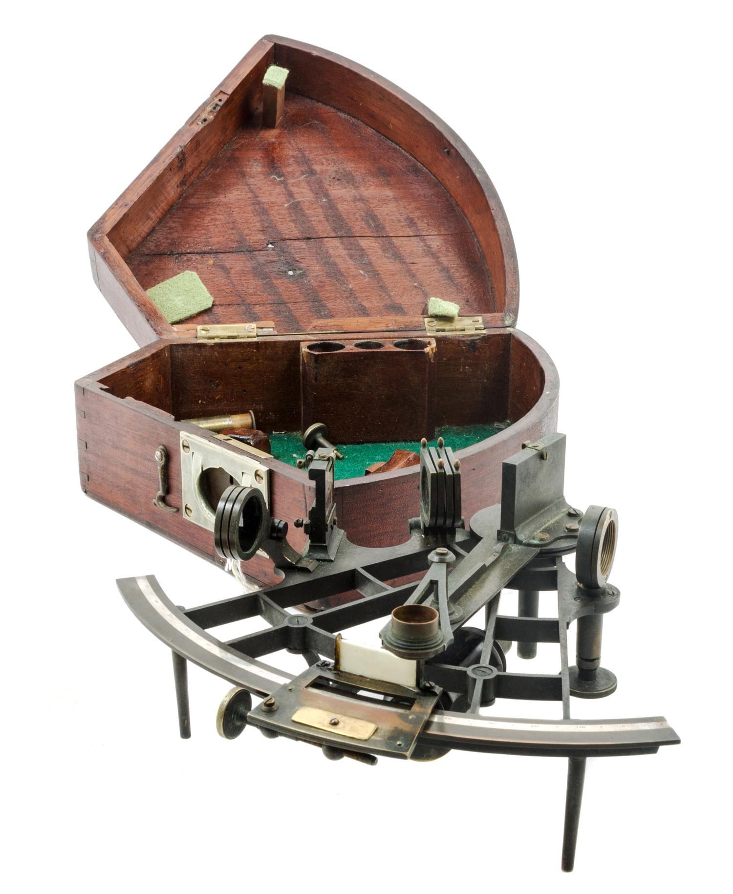 An English Brass Sextant Radius 8 1/2 inches. — LONDON, LATE 19TH/EARLY 20TH CENTURY