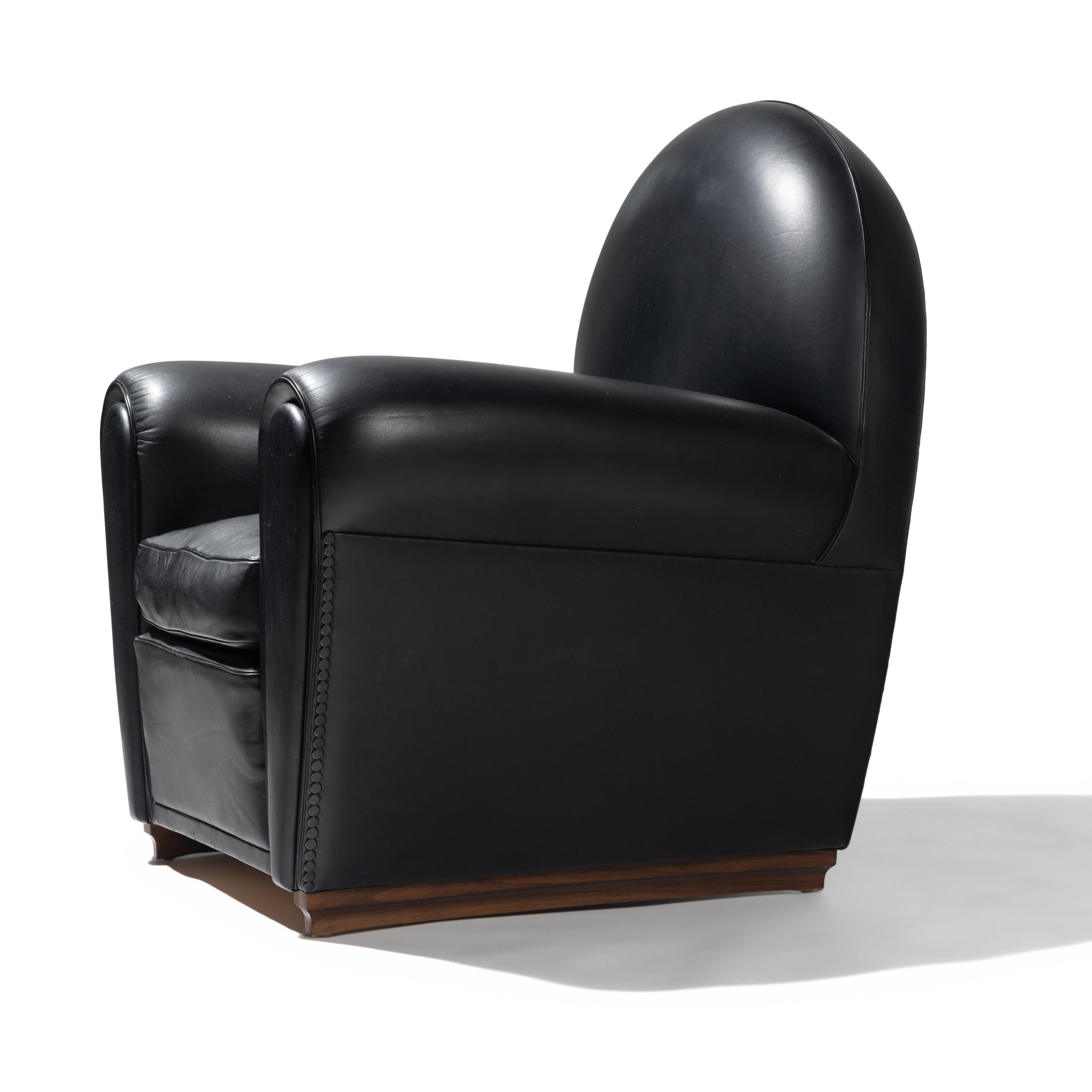 Renzo Frau (Italian, 1881-1926) — A Poltrona Frau Vanity Fair Armchair