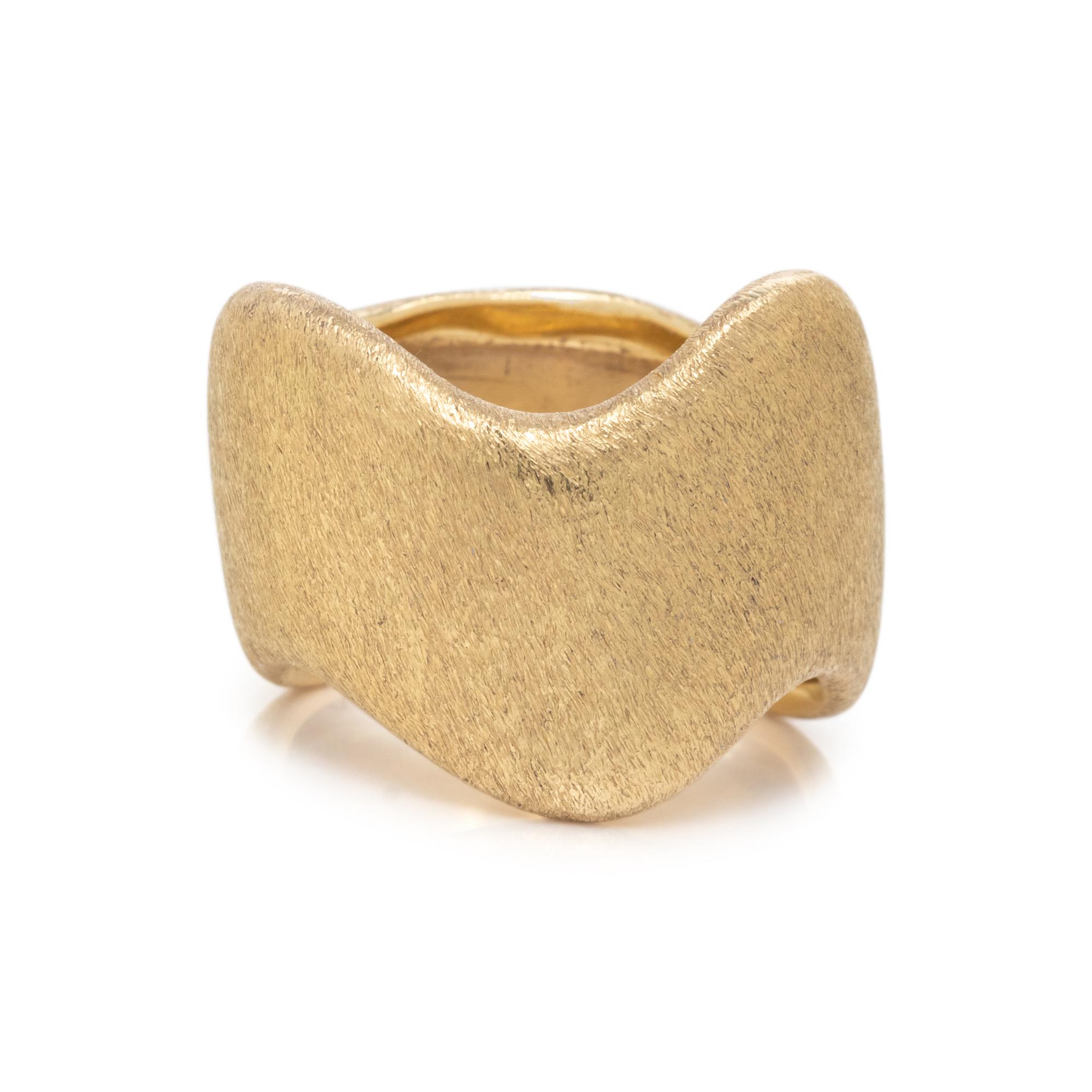 H. STERN, YELLOW GOLD RING