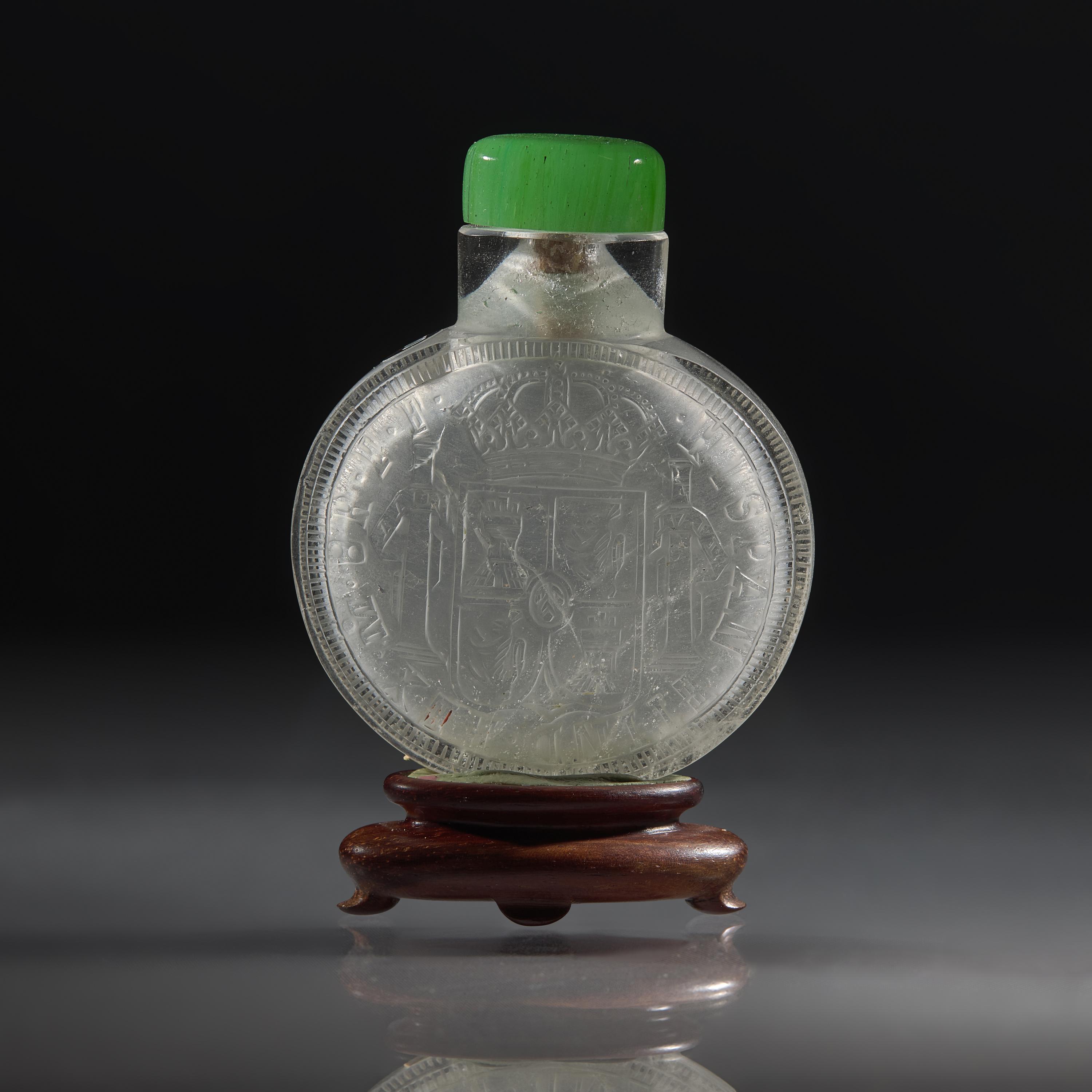 A Chinese Carved "Spanish Coin" Snuff Bottle, Qing Dynasty, Circa 1800-1850 — 1800-1850年 西班牙銀幣紋鼻煙壺