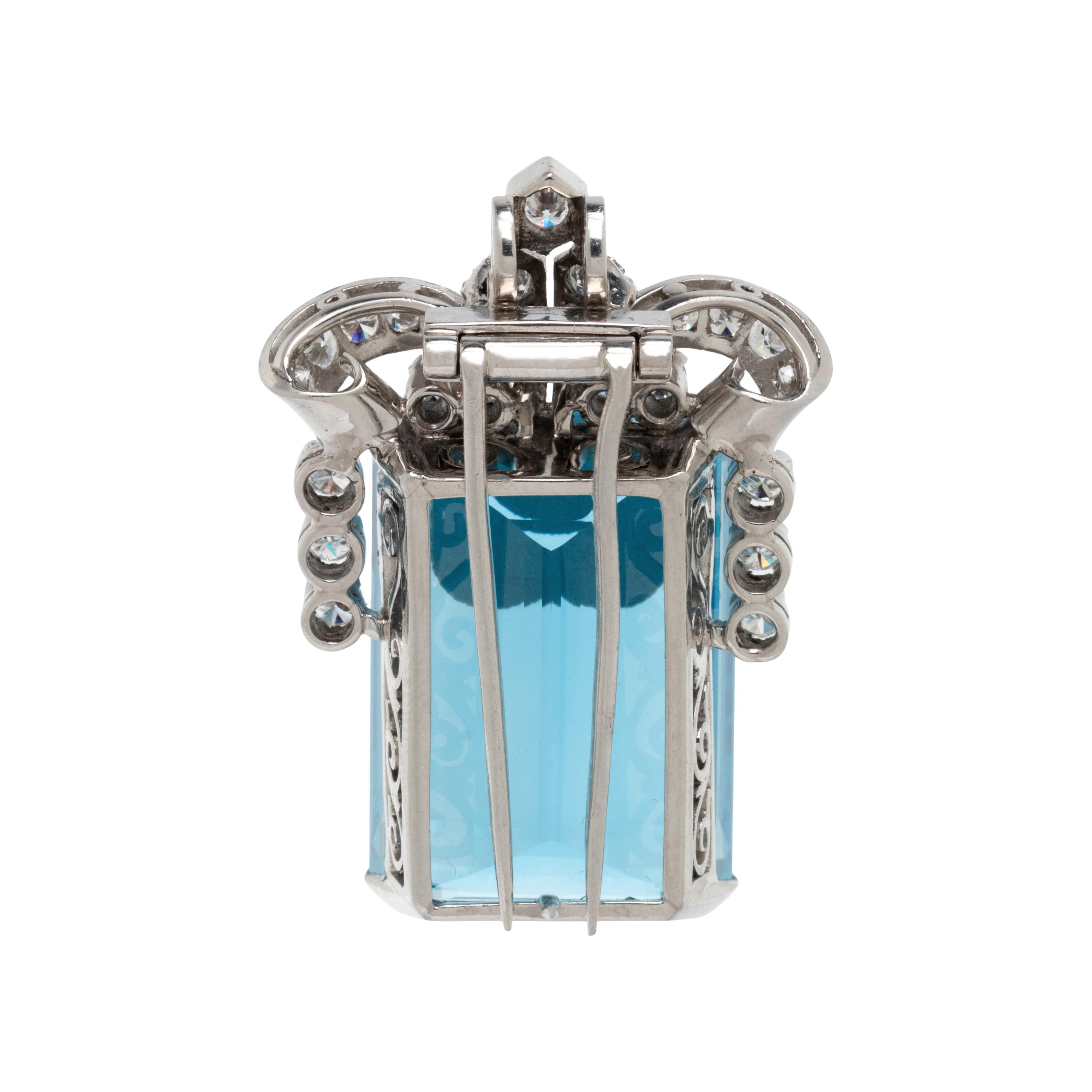 AQUAMARINE AND DIAMOND PENDANT/BROOCH