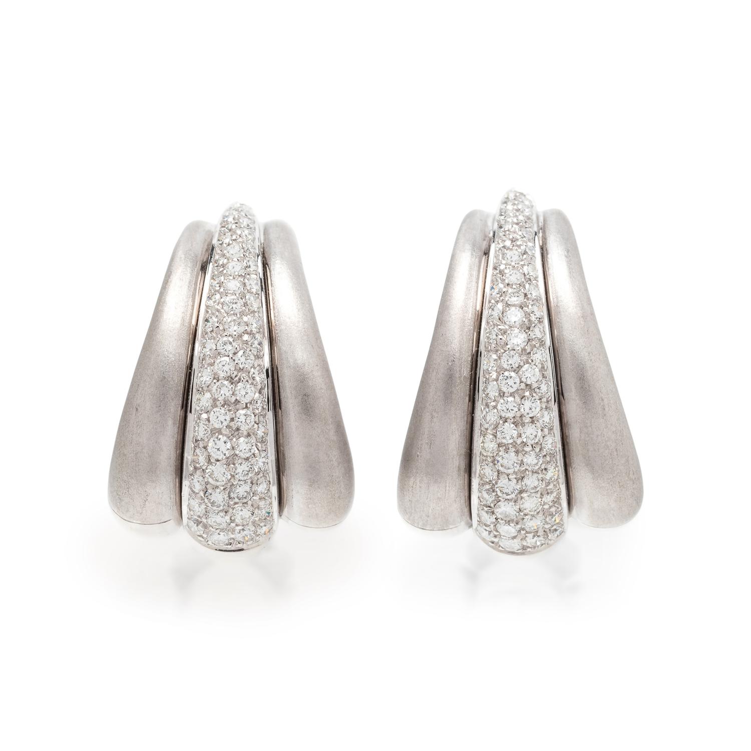 DAMIANI, WHITE GOLD AND DIAMOND EARCLIPS