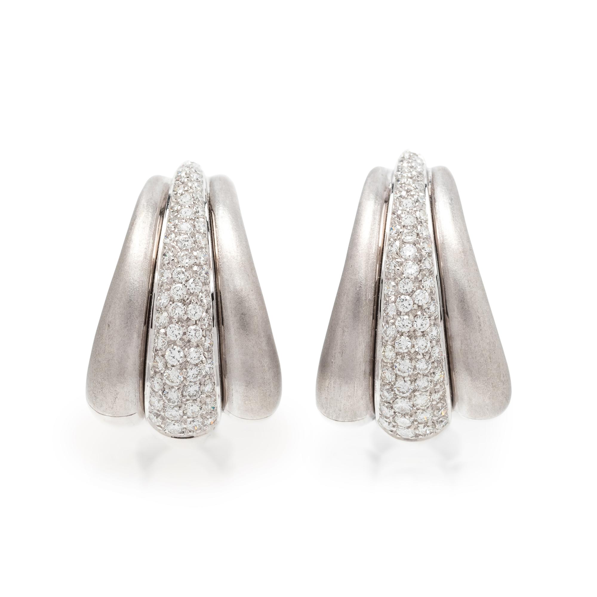 DAMIANI, WHITE GOLD AND DIAMOND EARCLIPS