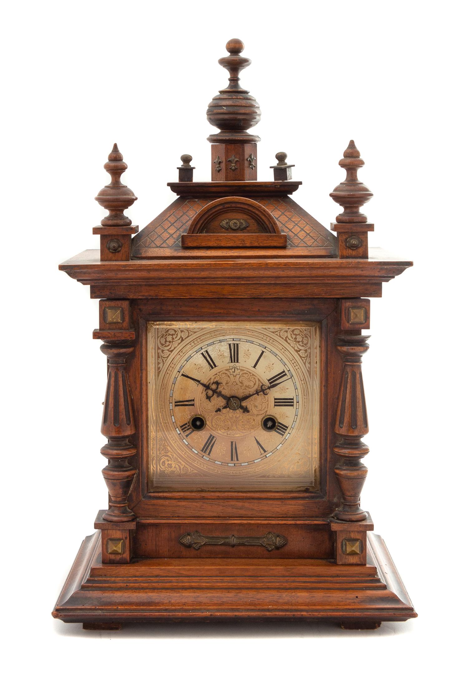 A German Walnut Bracket Clock — JUNGHANS, 20TH CENTURY