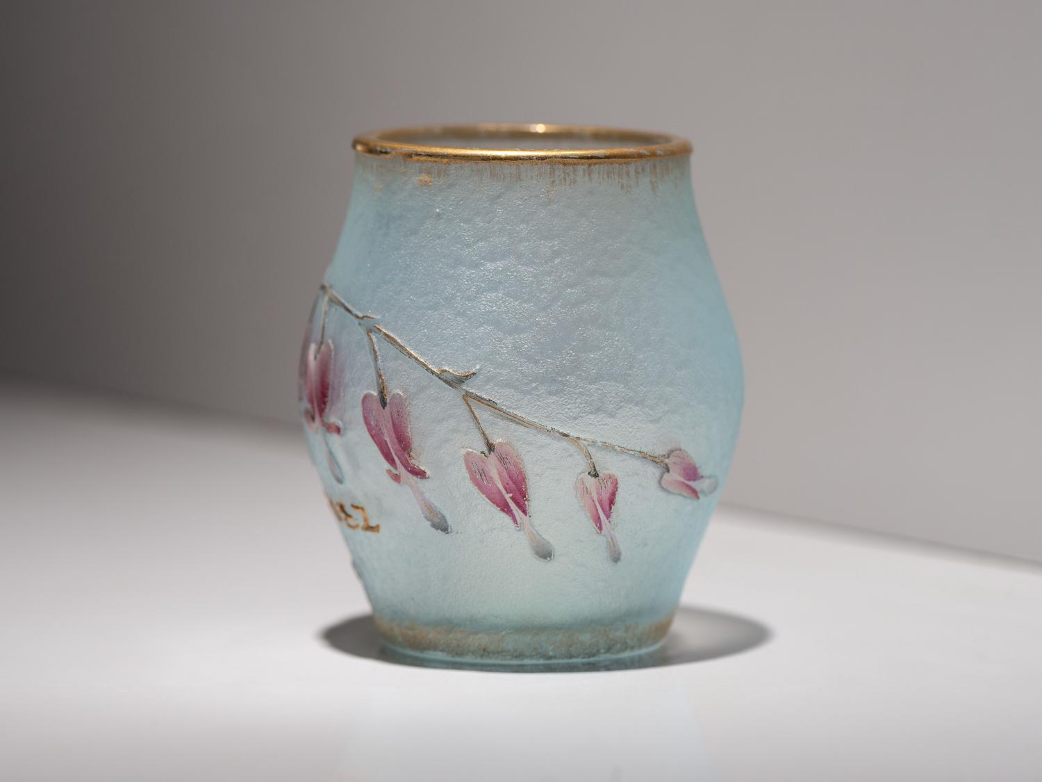 Mon Coeur Avez Miniature Bleeding Hearts Vase