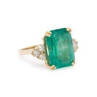 COLOMBIAN EMERALD AND DIAMOND RING