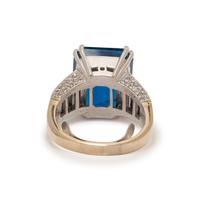 WHITE GOLD, AQUAMARINE, AND DIAMOND RING