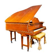 An Edwardian Allingham Maple Baby Grand Piano — EARLY 20TH CENTURY