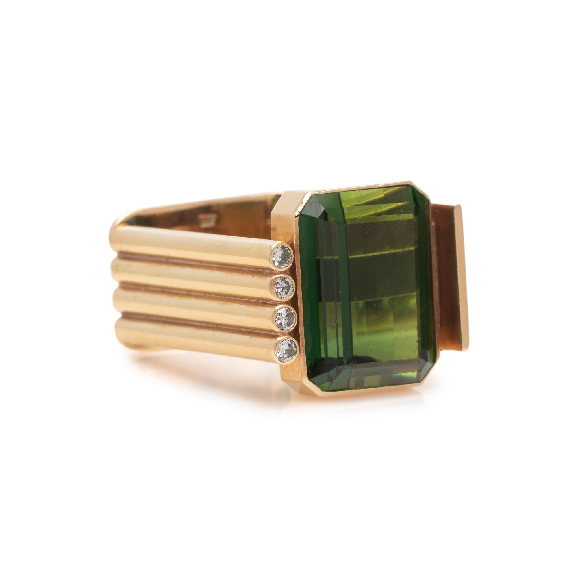YELLOW GOLD, GREEN TOURMALINE AND DIAMOND RING