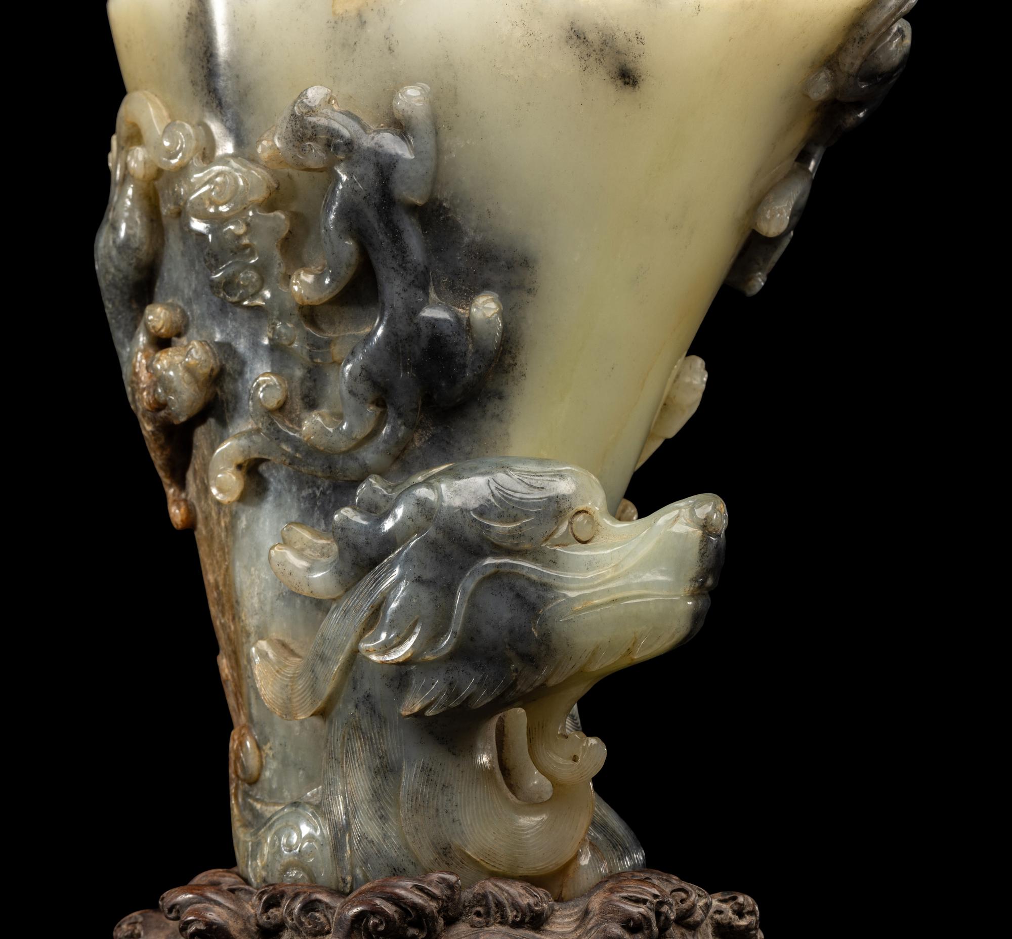 A Chinese Celadon and Grey Jade Libation Cup, Juebei 灰白玉龙纹爵杯