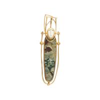 CAROLYN MORRIS BACH, HARDSTONE AND YELLOW GOLD BROOCH